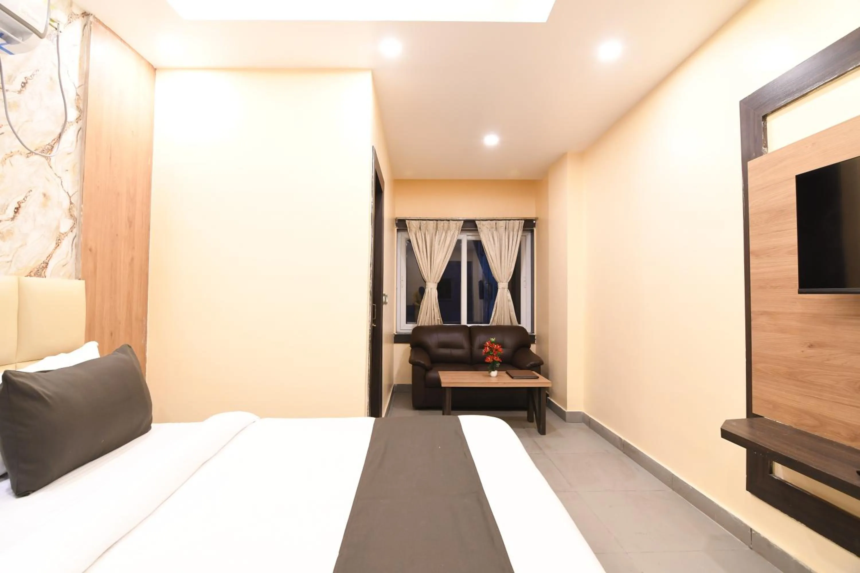 Bedroom, Bed in N B Sonar Bangla Hotel