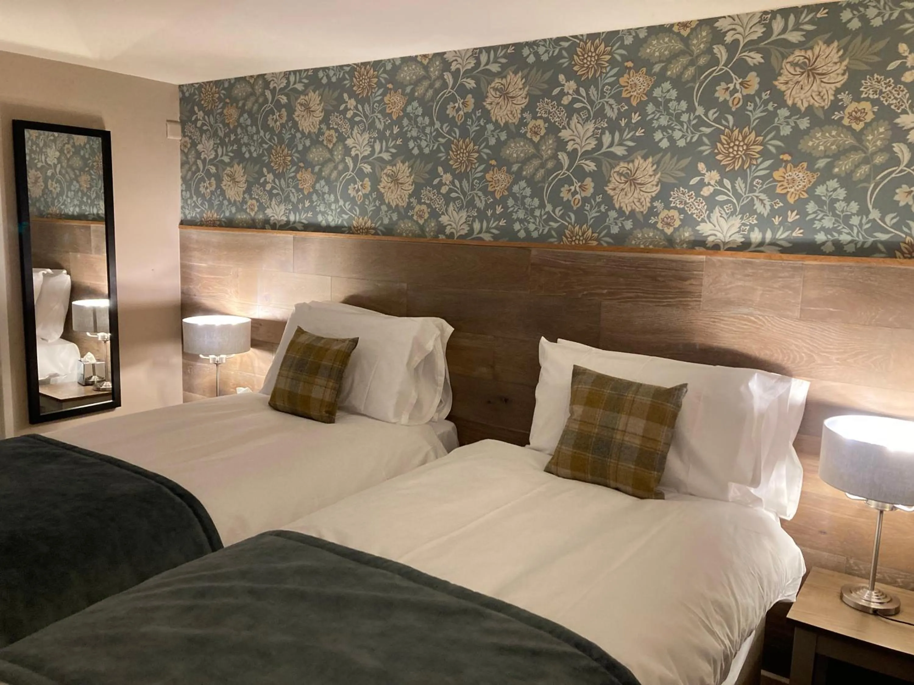 Bedroom, Bed in The Lobster