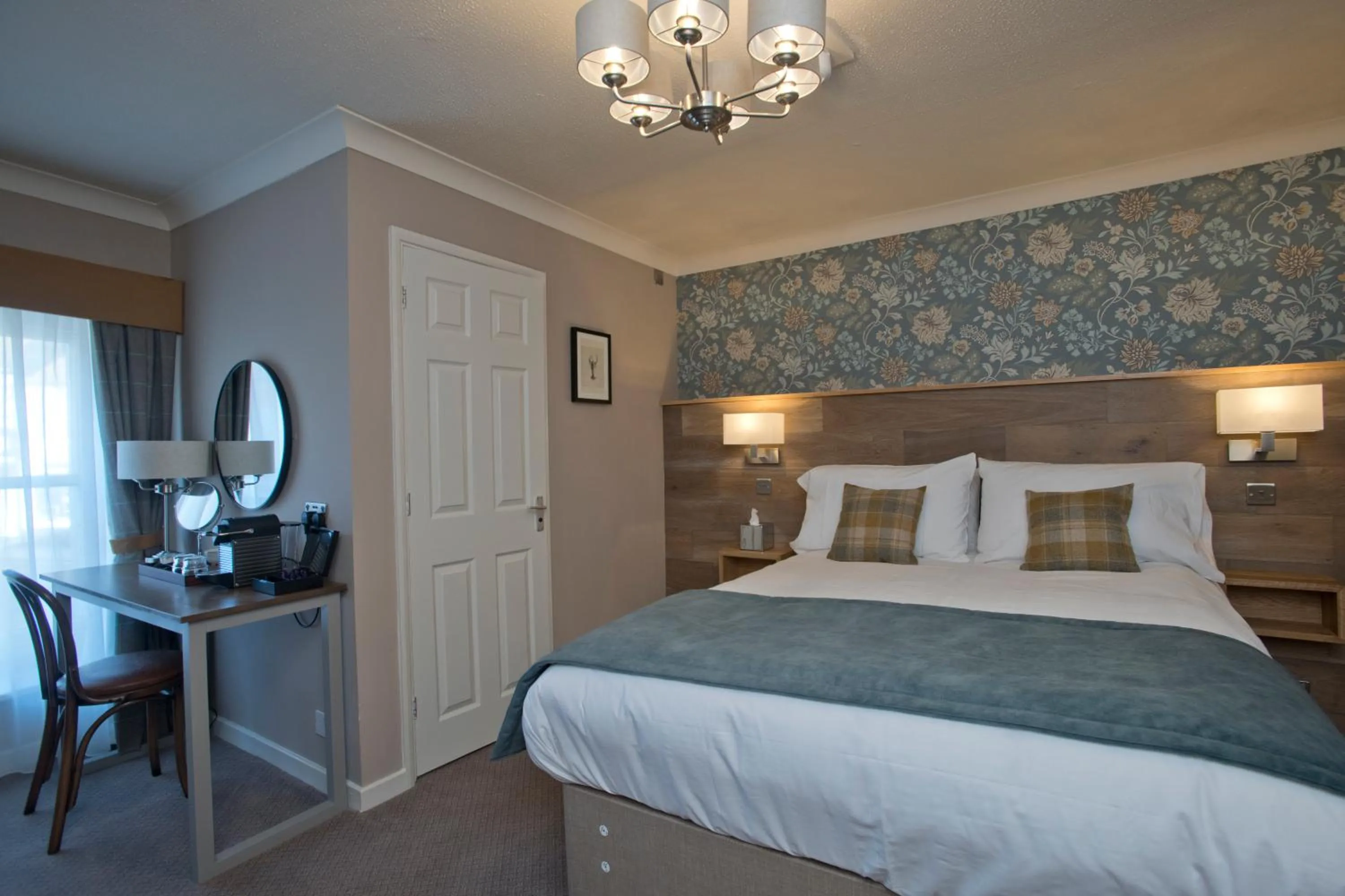 Bedroom, Bed in The Lobster