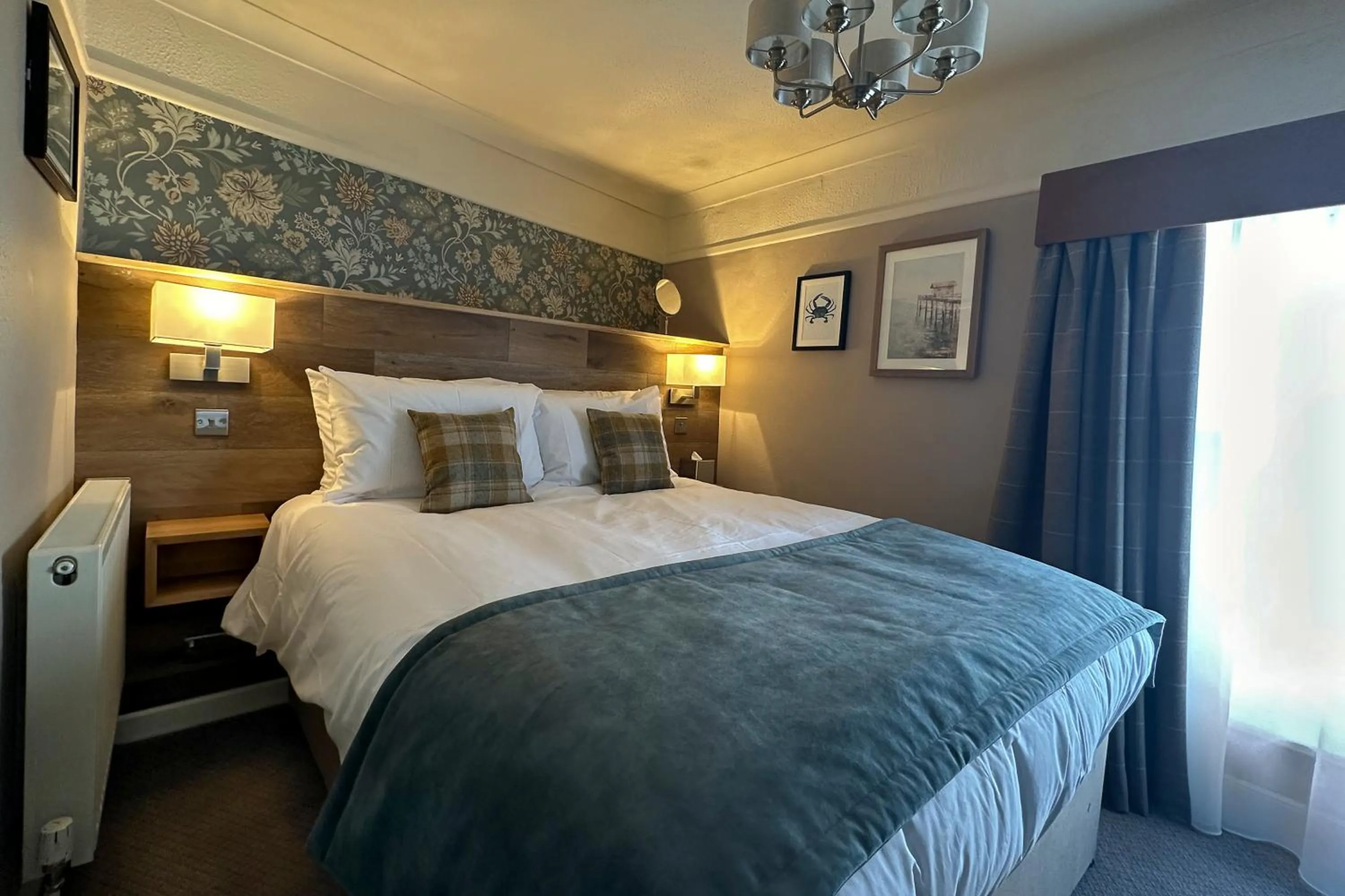 Bedroom, Bed in The Lobster