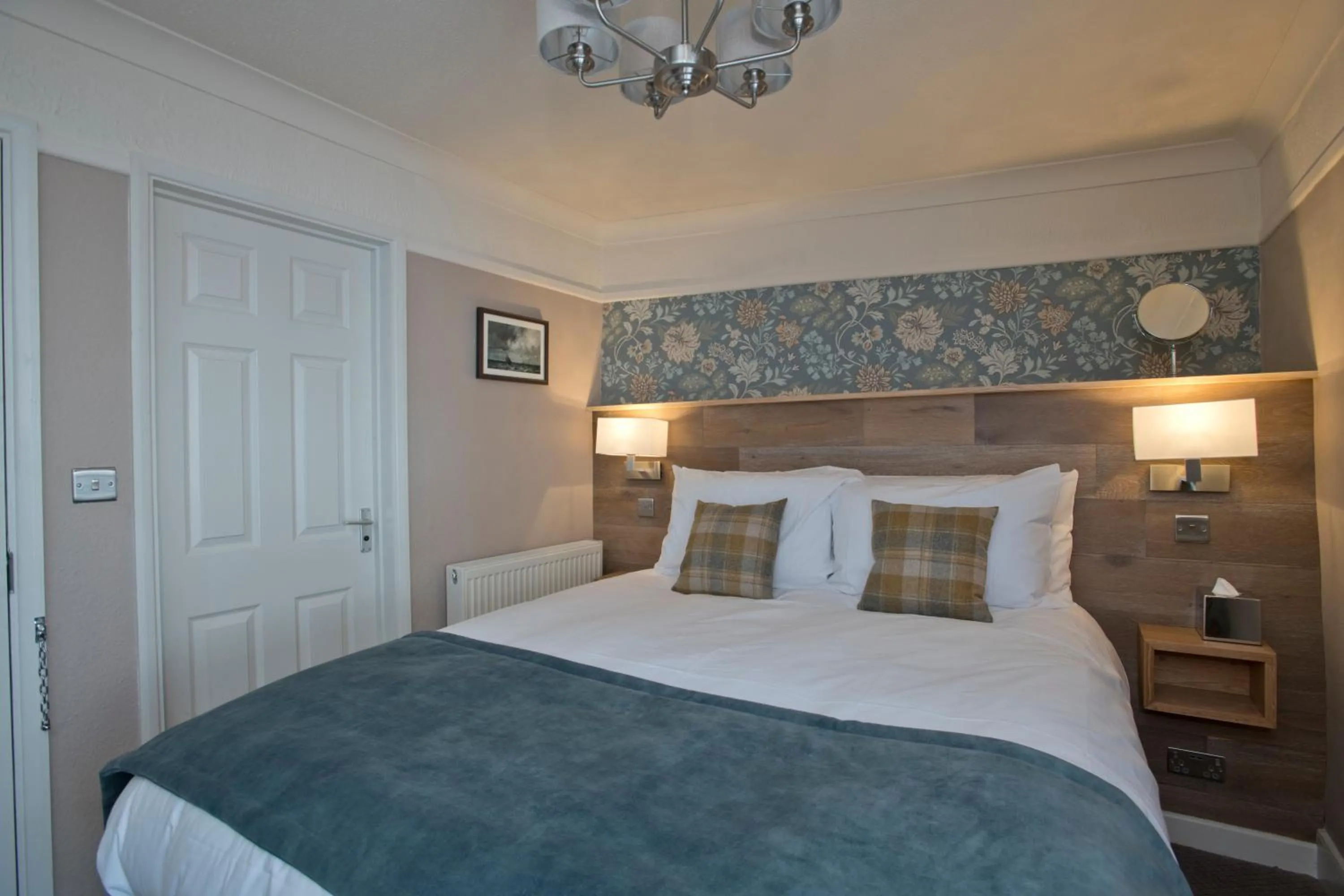 Bedroom, Bed in The Lobster