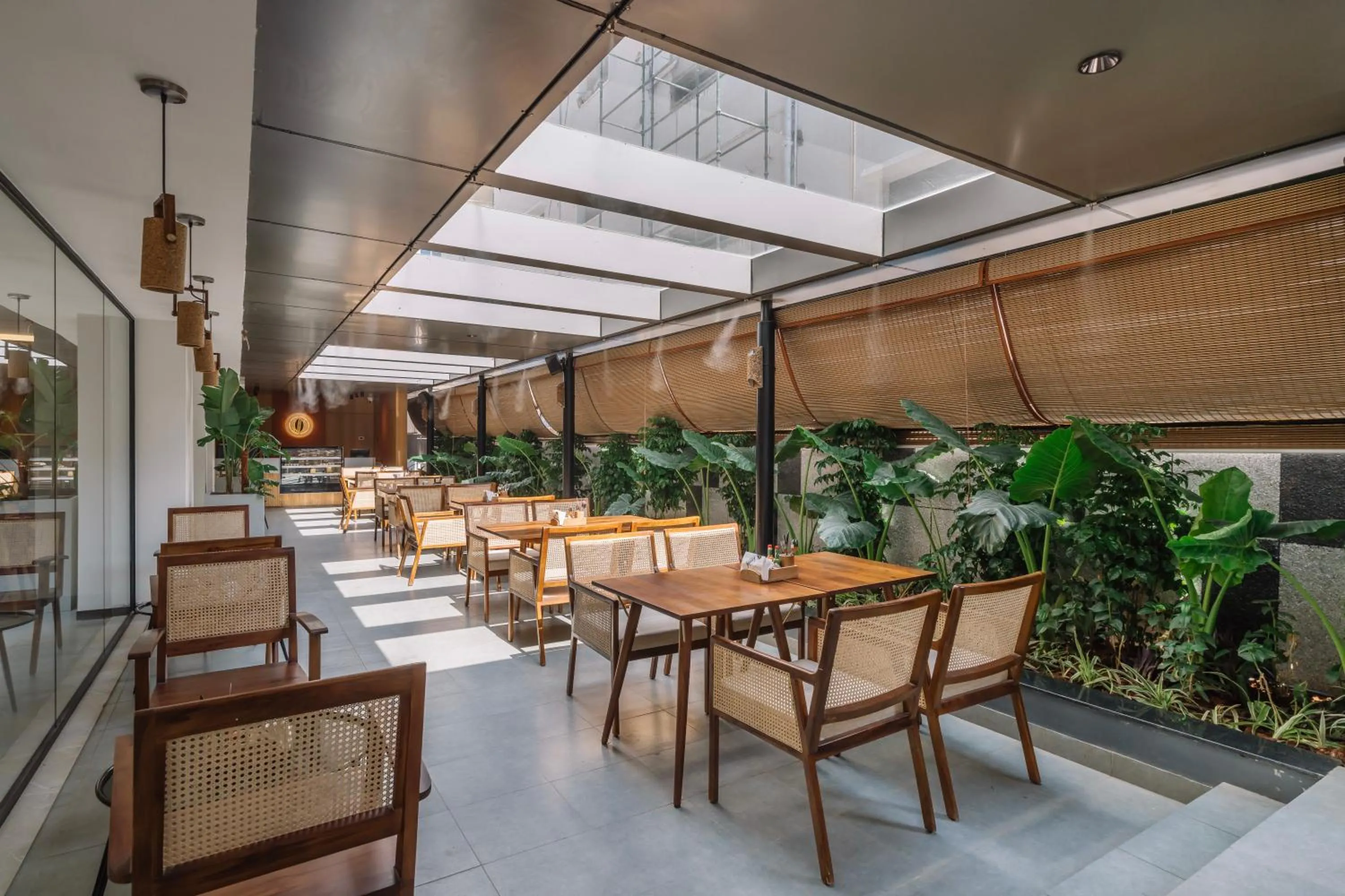 Restaurant/places to eat in SKYLA Studios & Suites - Kondapur