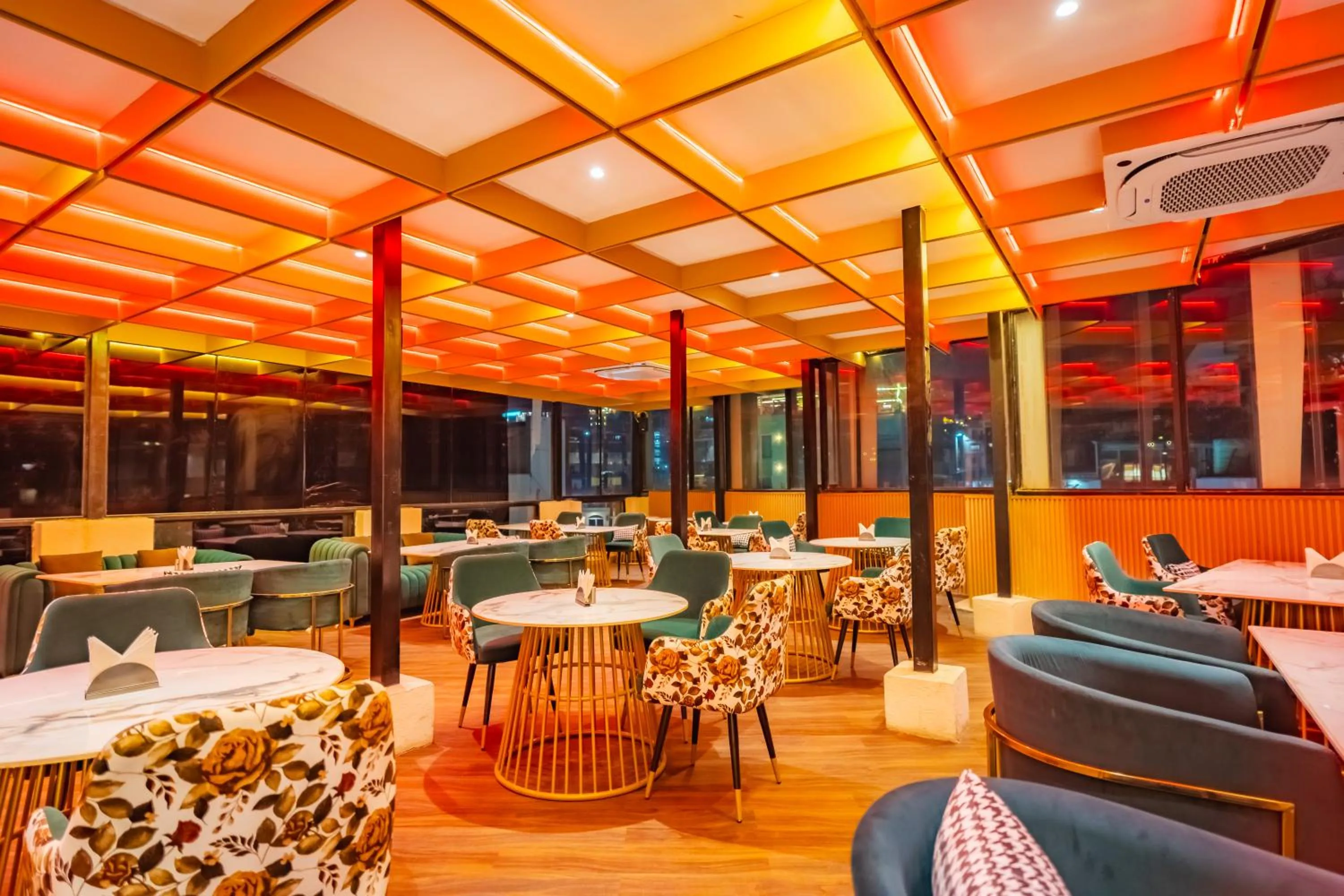 Restaurant/places to eat in SKI Hotels and Resorts Rishikesh