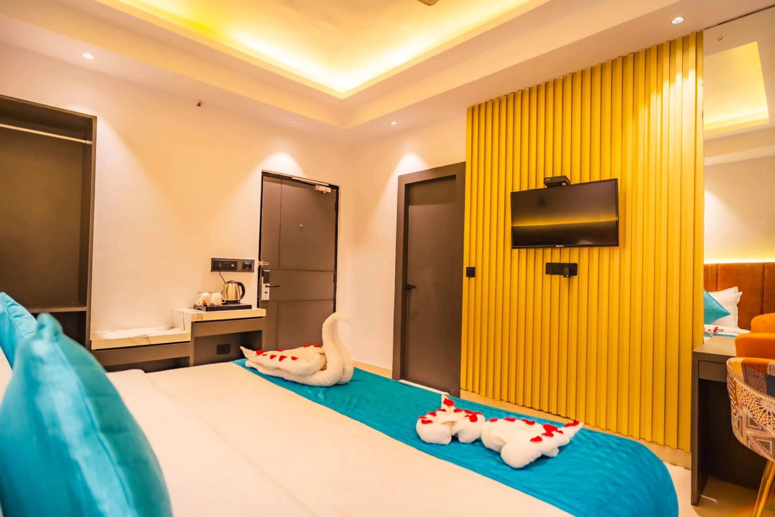 TV and multimedia, Bed in SKI Hotels and Resorts Rishikesh