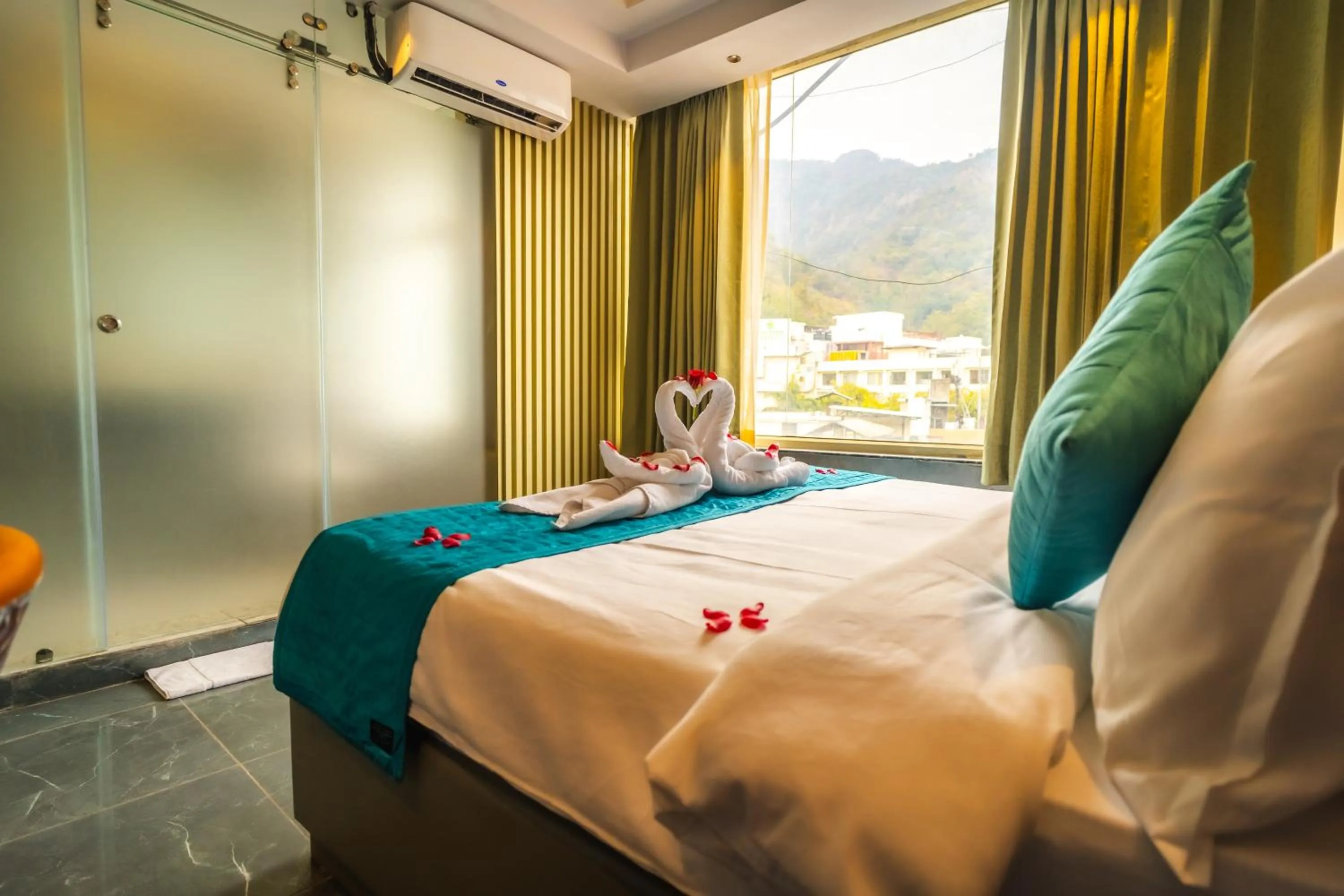 Photo of the whole room, Bed in SKI Hotels and Resorts Rishikesh