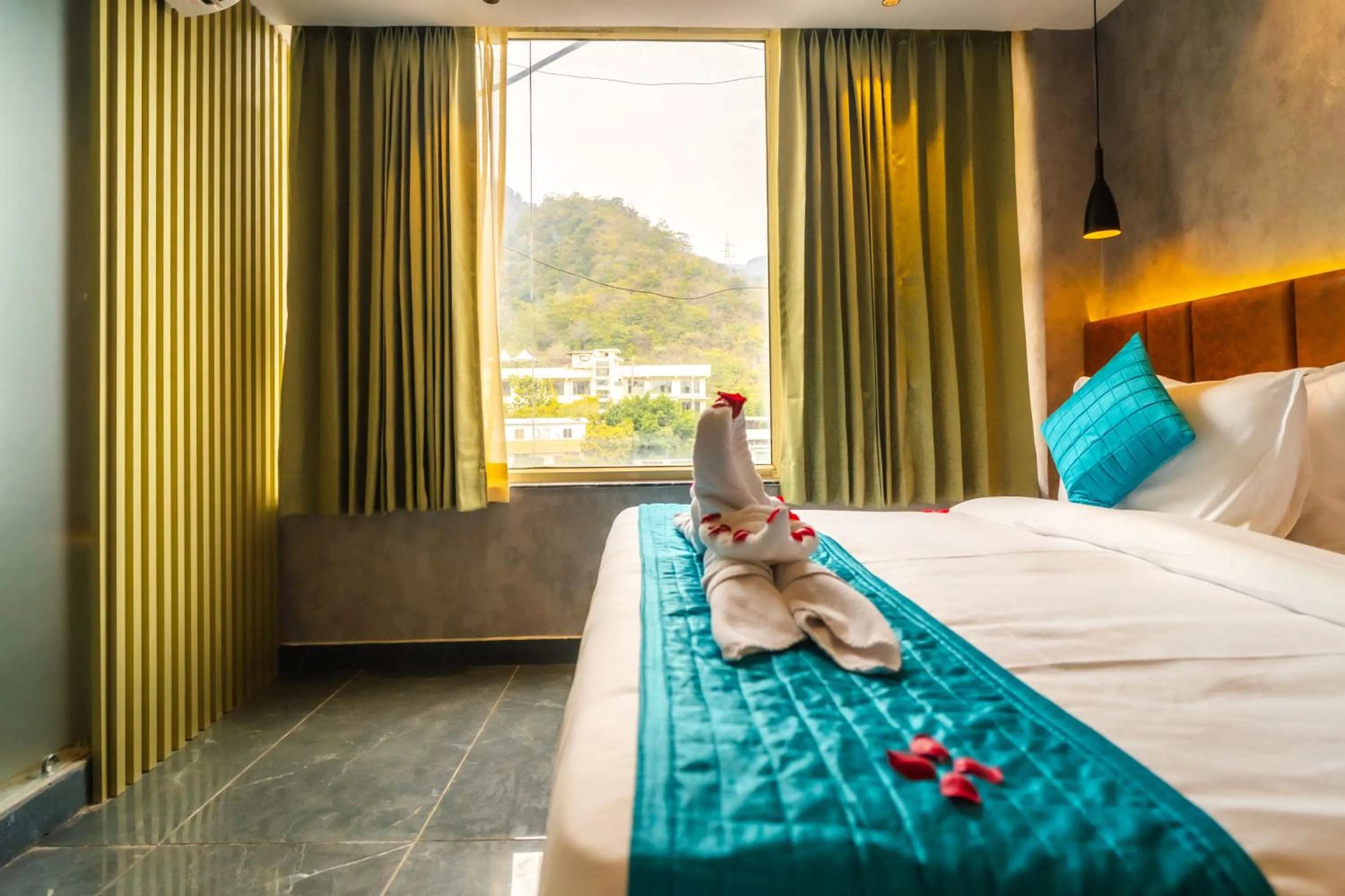 Bed in SKI Hotels and Resorts Rishikesh
