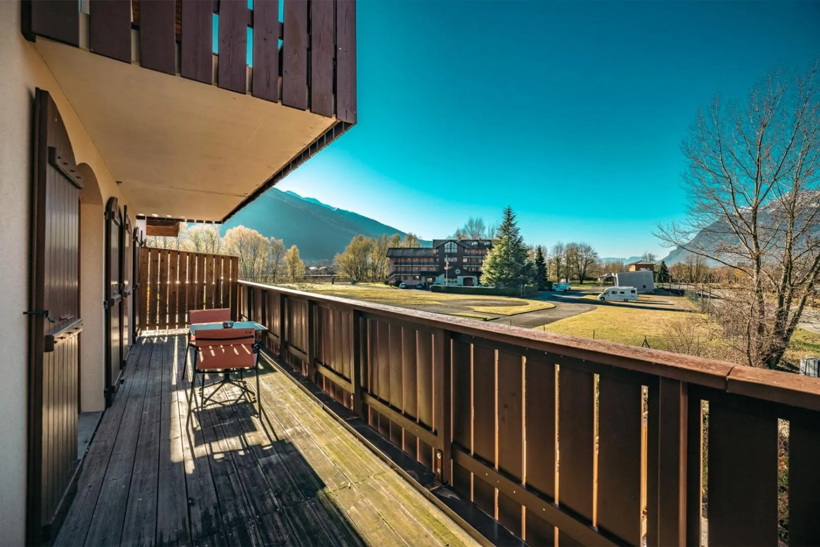 Balcony/Terrace in Hotel Base Camp Lodge - Albertville