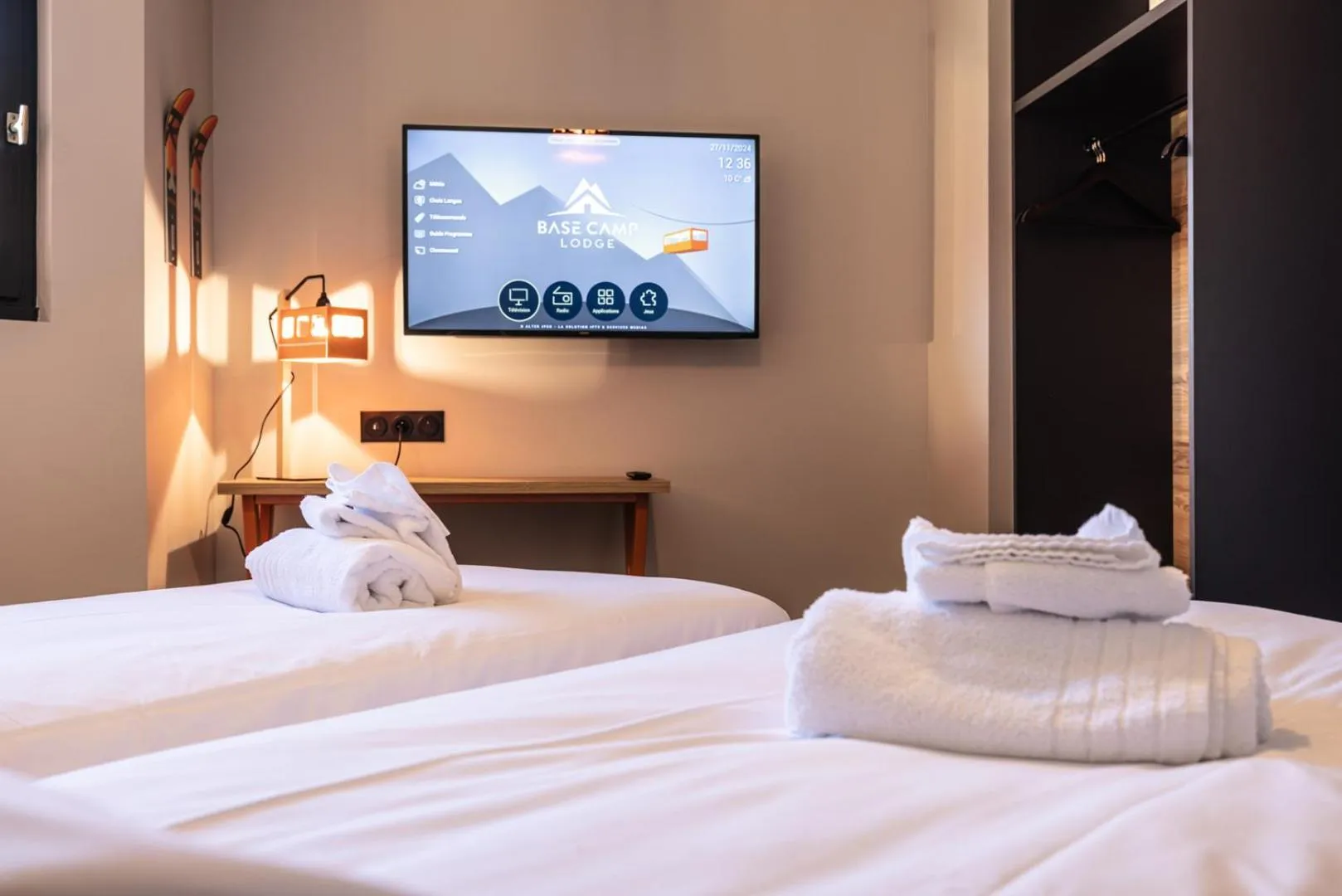 Bed in Hotel Base Camp Lodge - Albertville