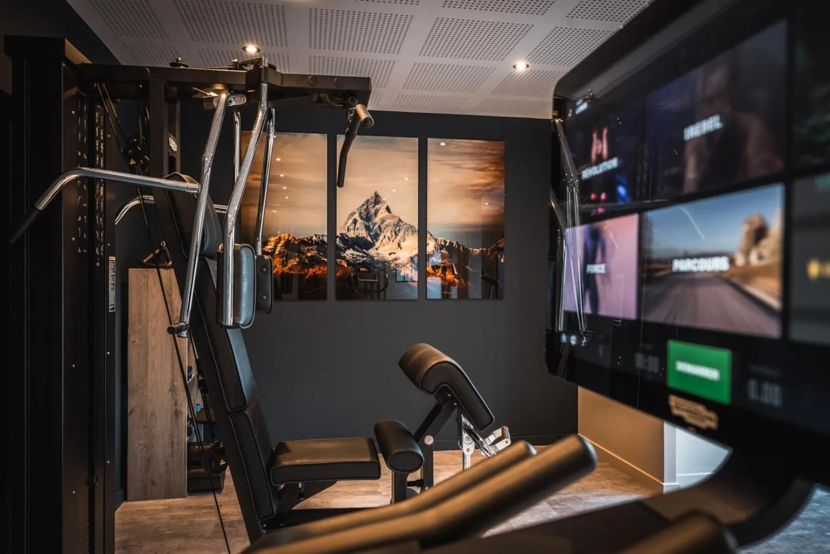 Spa and wellness centre/facilities in Hotel Base Camp Lodge - Albertville