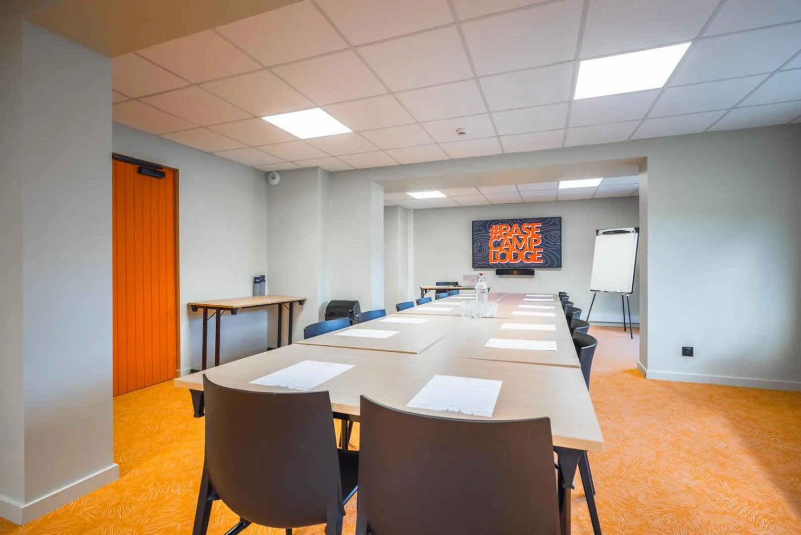 Meeting/conference room in Hotel Base Camp Lodge - Albertville