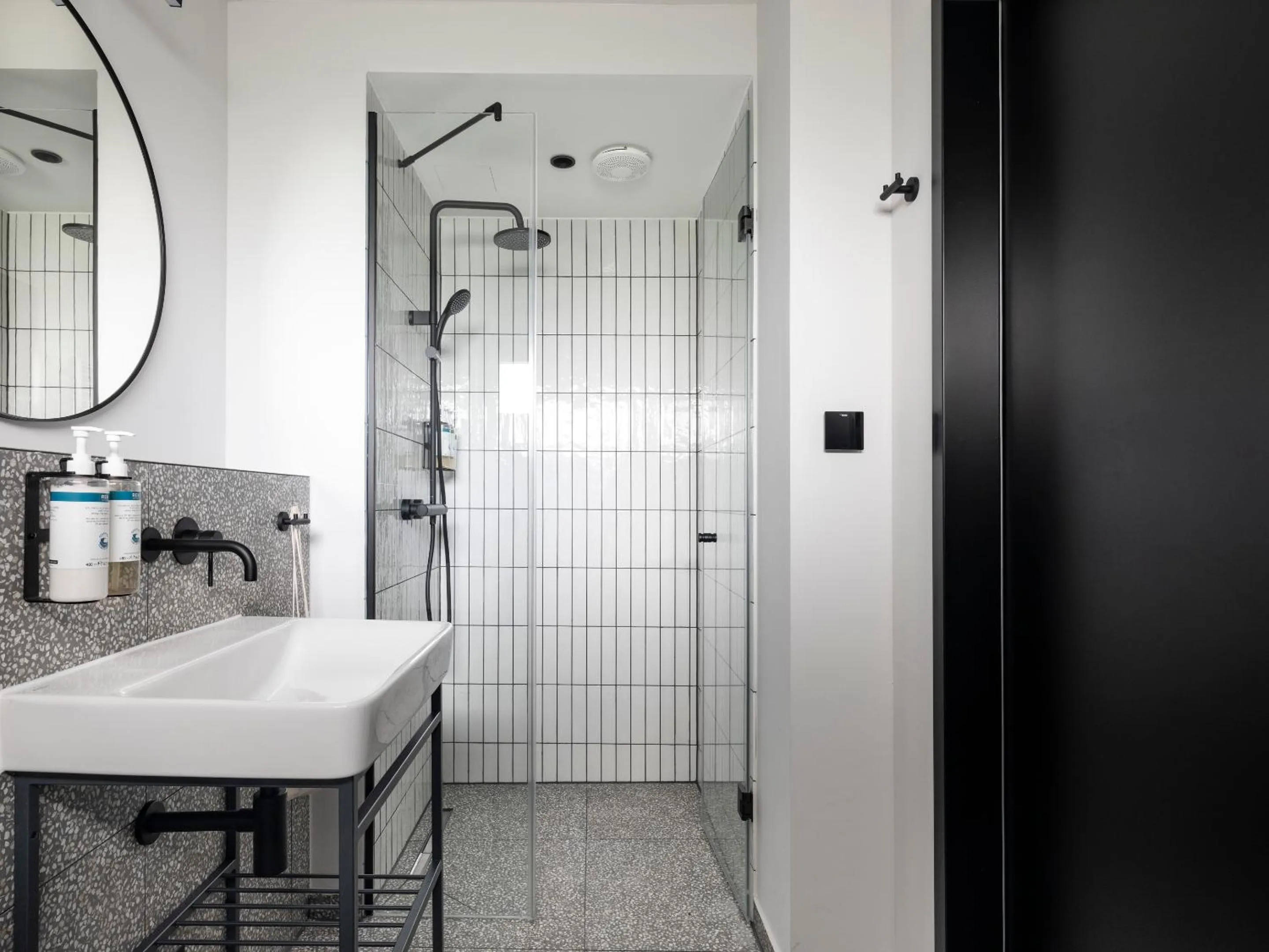 Shower in Numa Munich Obersendling