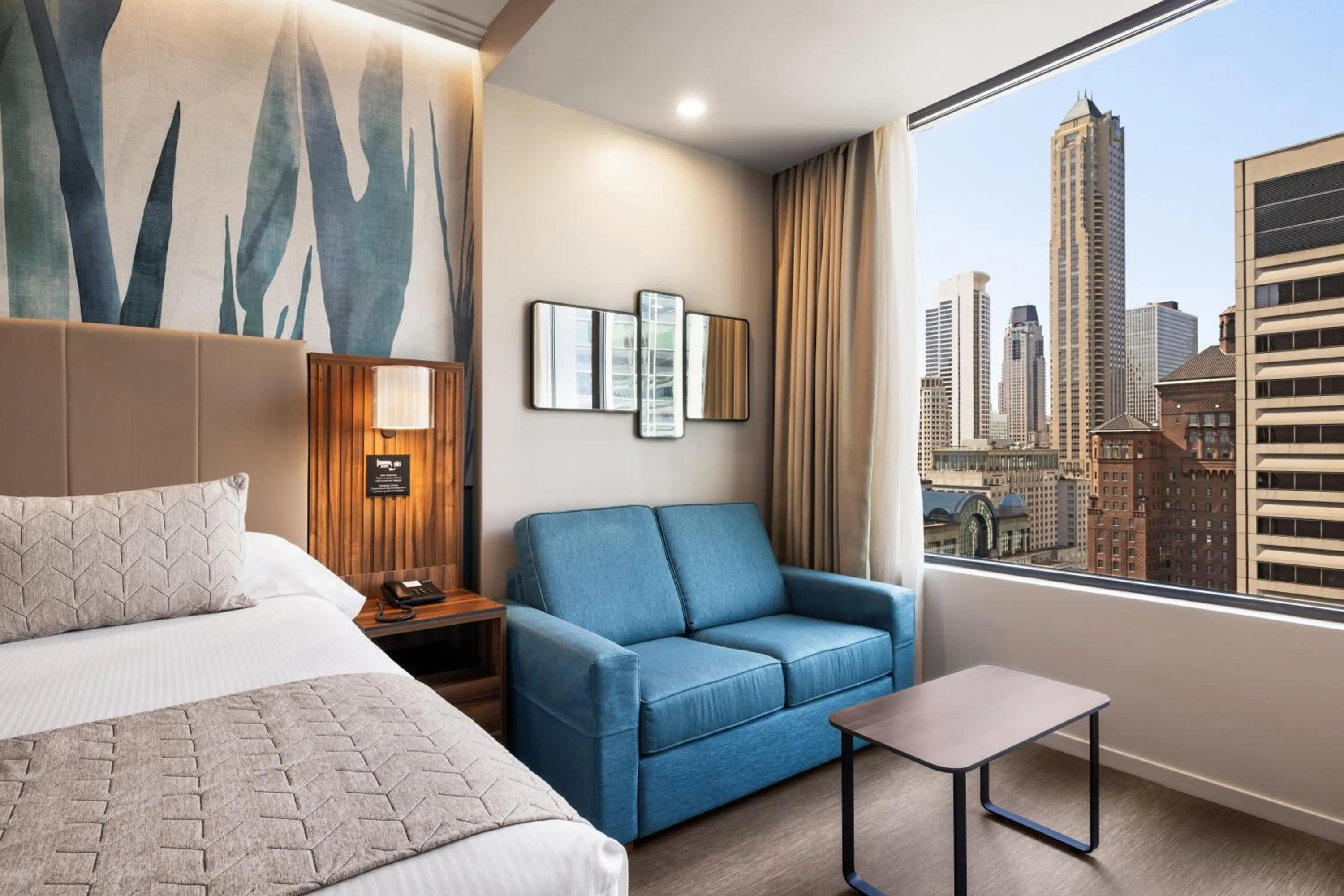 Bed in Riu Plaza Chicago