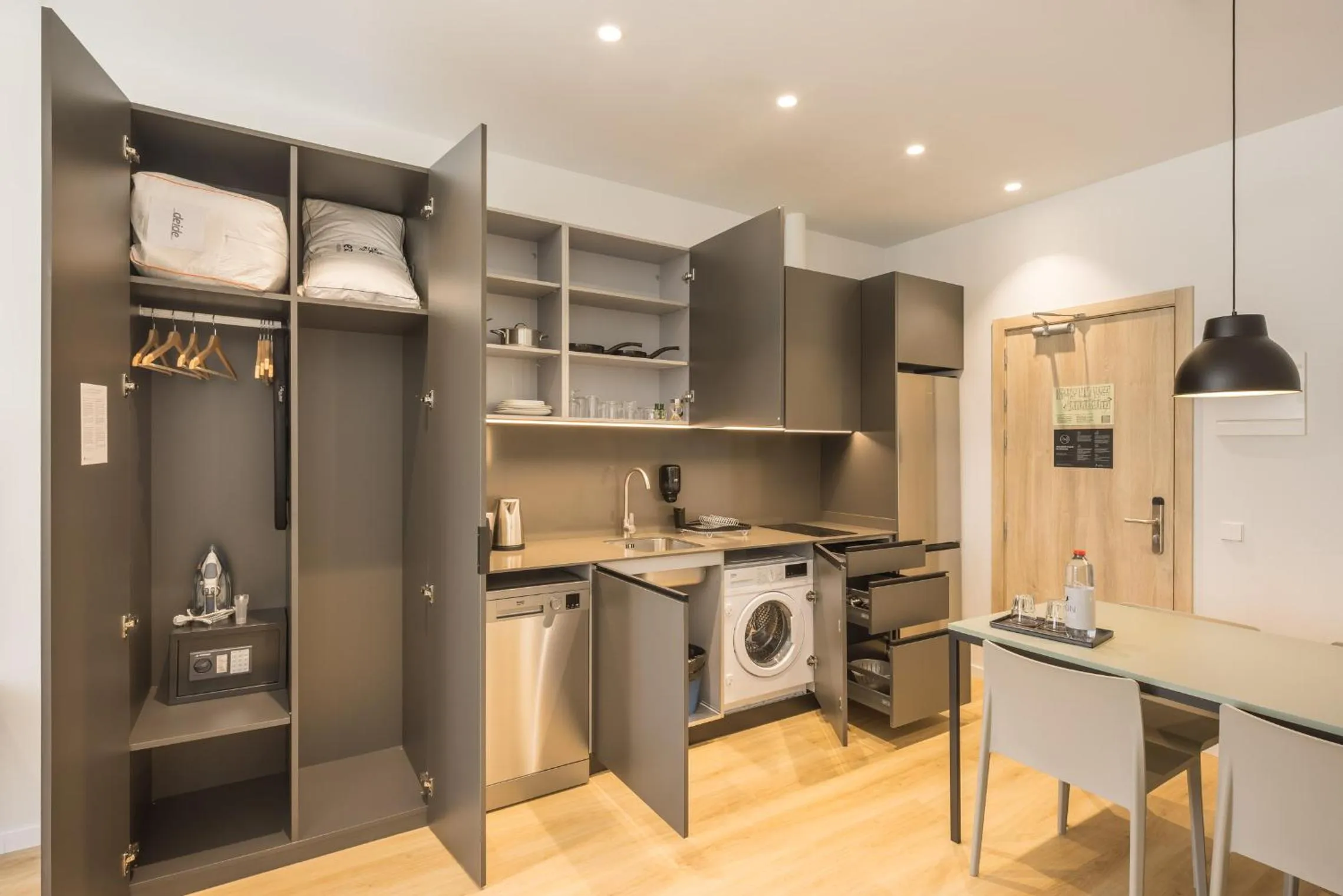kitchen in Mon Suites Jardín de Ayora
