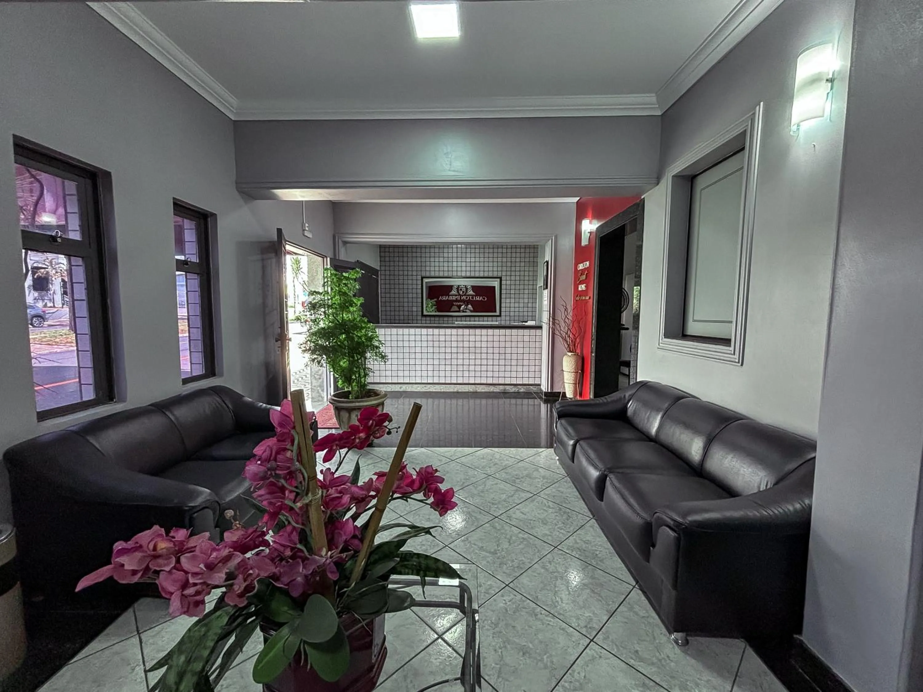 Living room in Carlton Express Imbiara