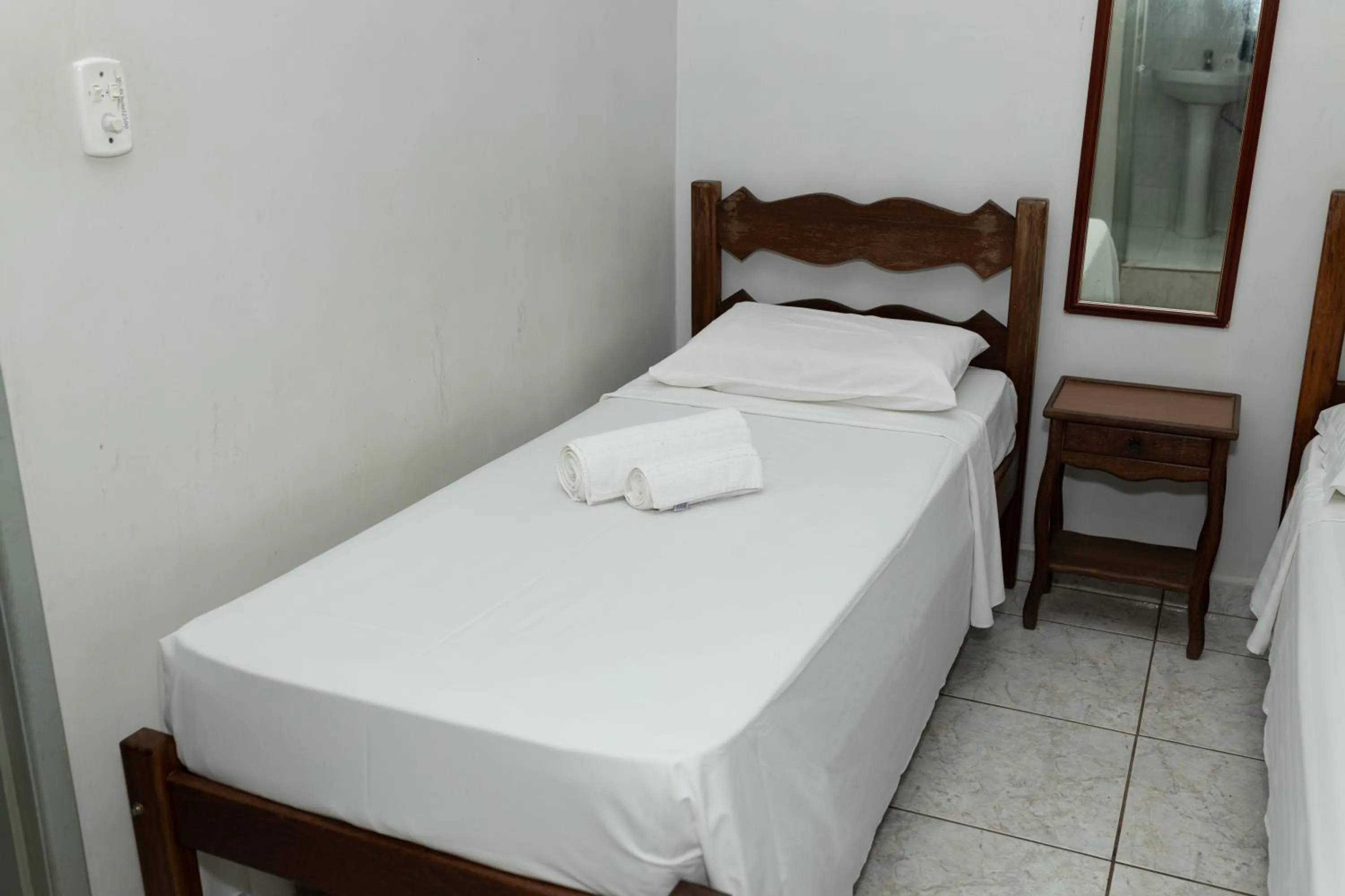 Bedroom, Bed in Carlton Express Imbiara