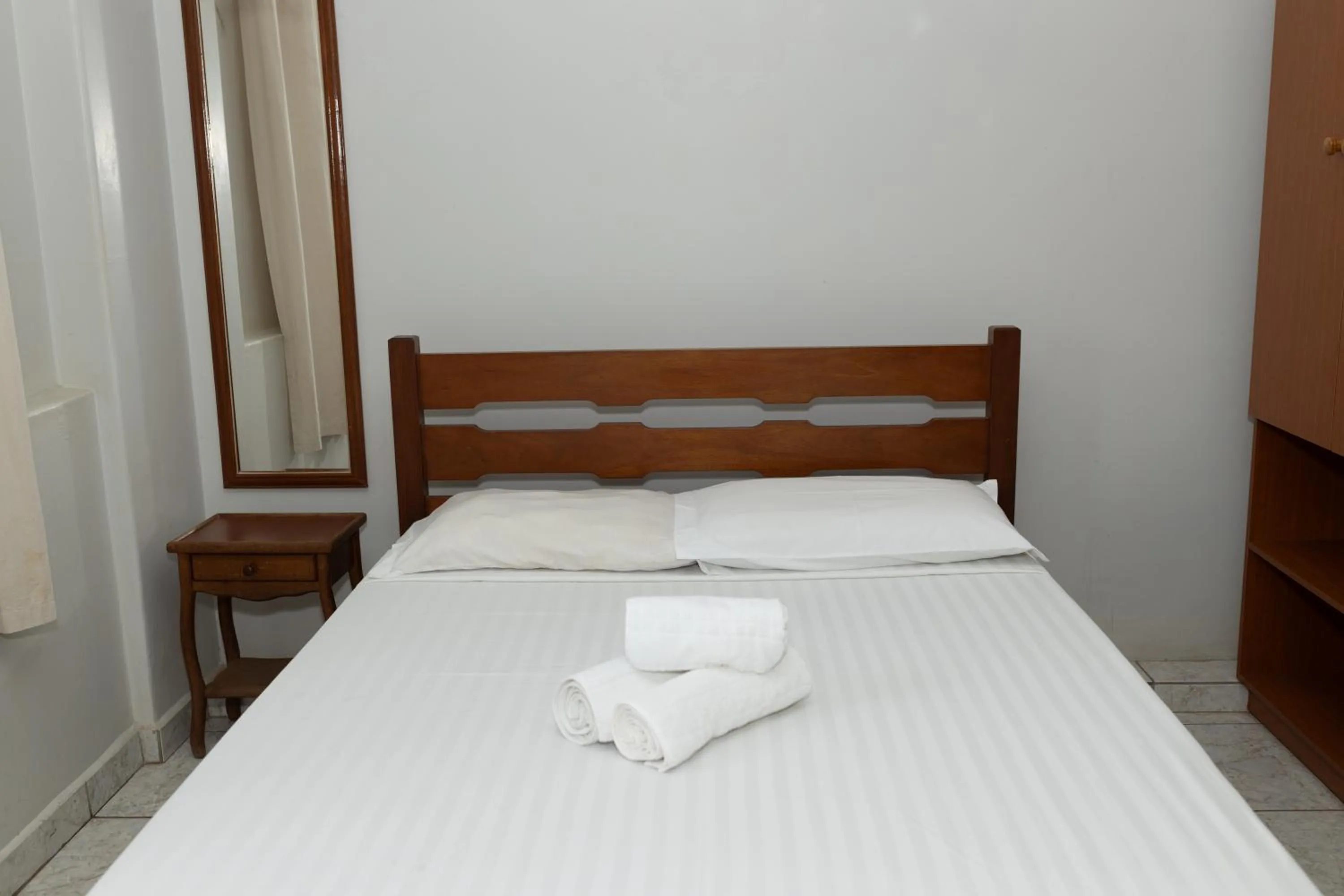 Bed in Carlton Express Imbiara