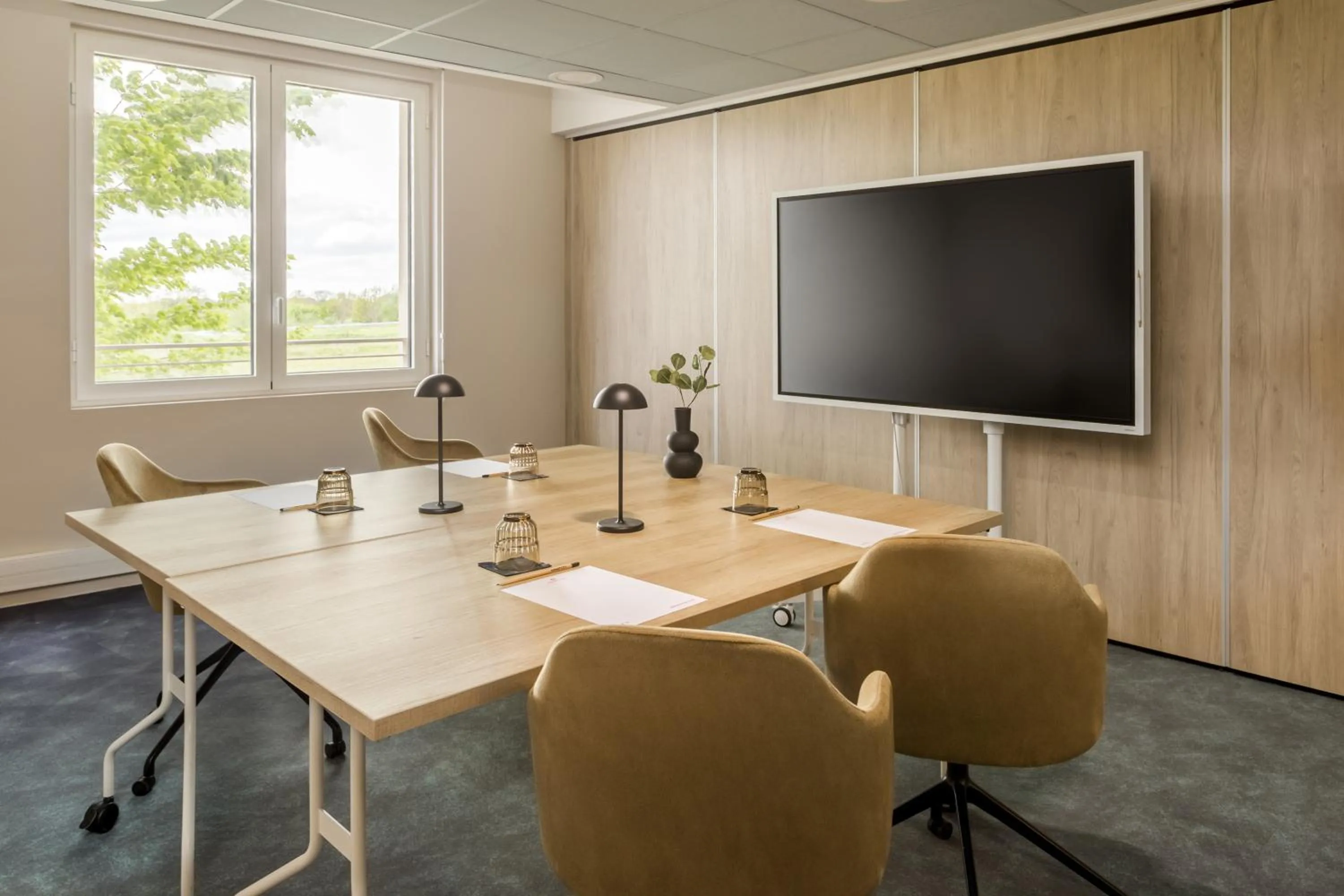 TV and multimedia in Appart'City Collection Paris Roissy CDG Airport