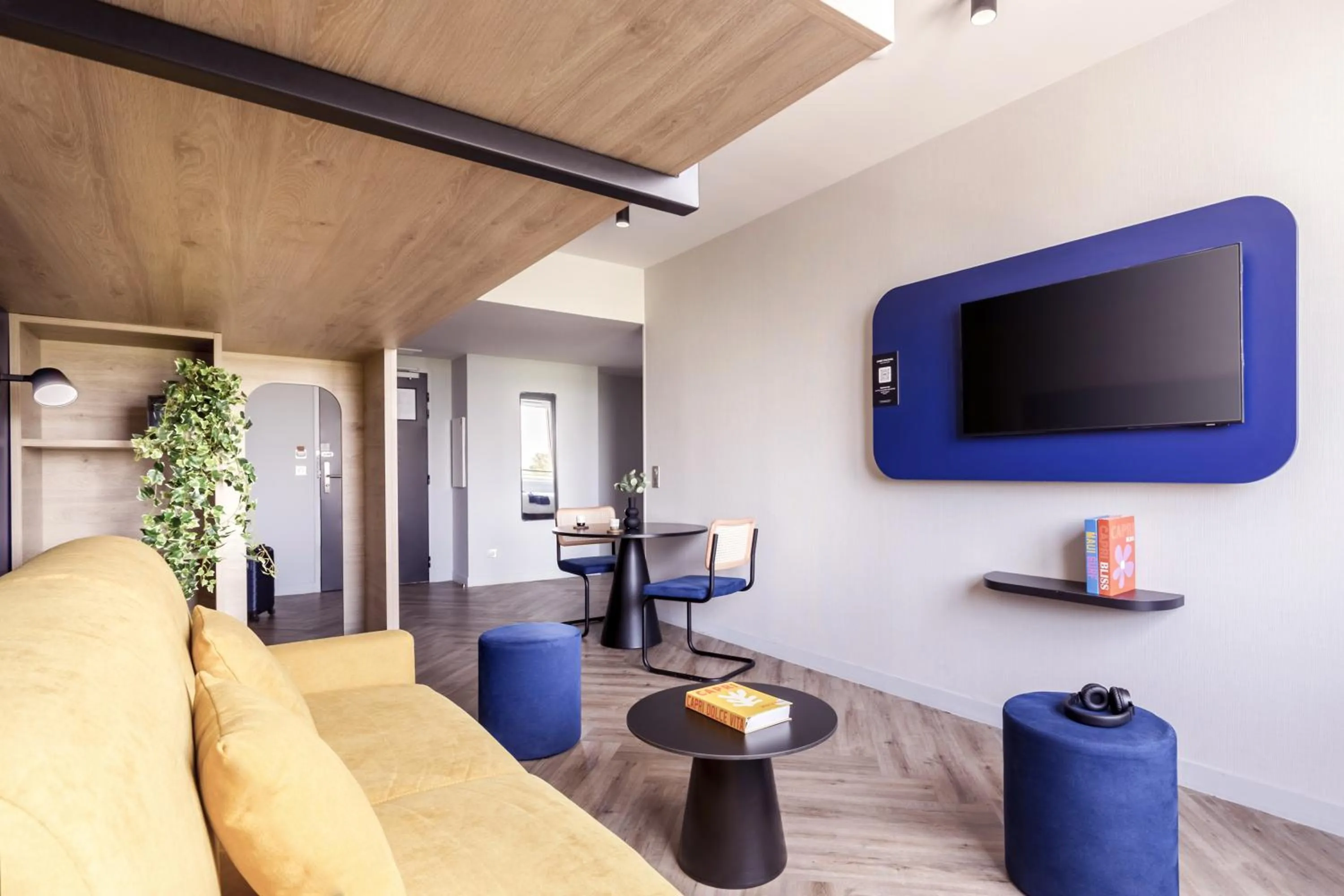 TV and multimedia in Appart'City Collection Paris Roissy CDG Airport