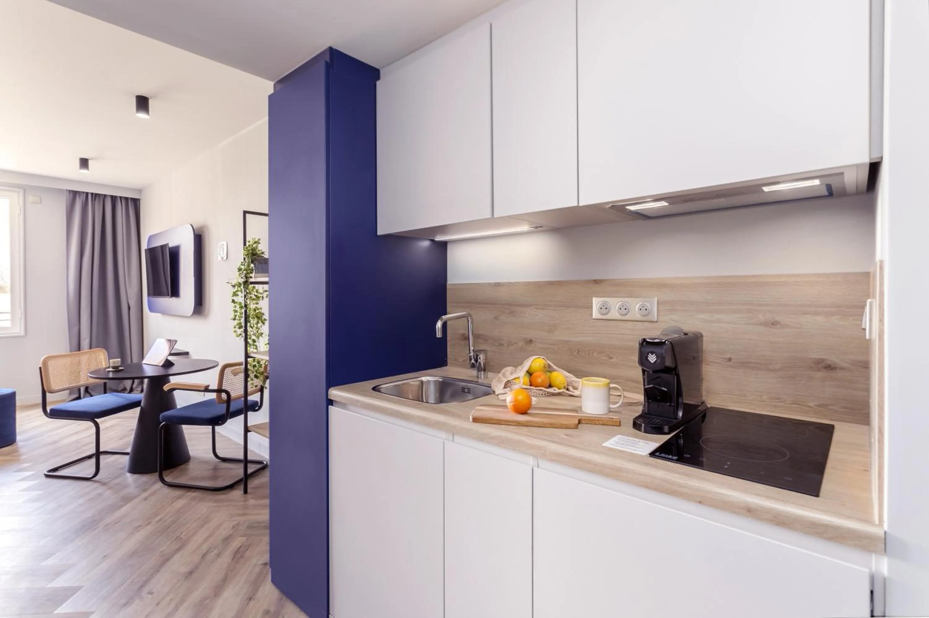 TV and multimedia in Appart'City Collection Paris Roissy CDG Airport