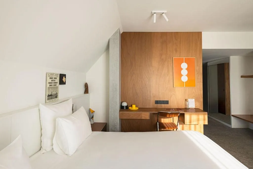 Photo of the whole room, Bed in Hôtel Vertime