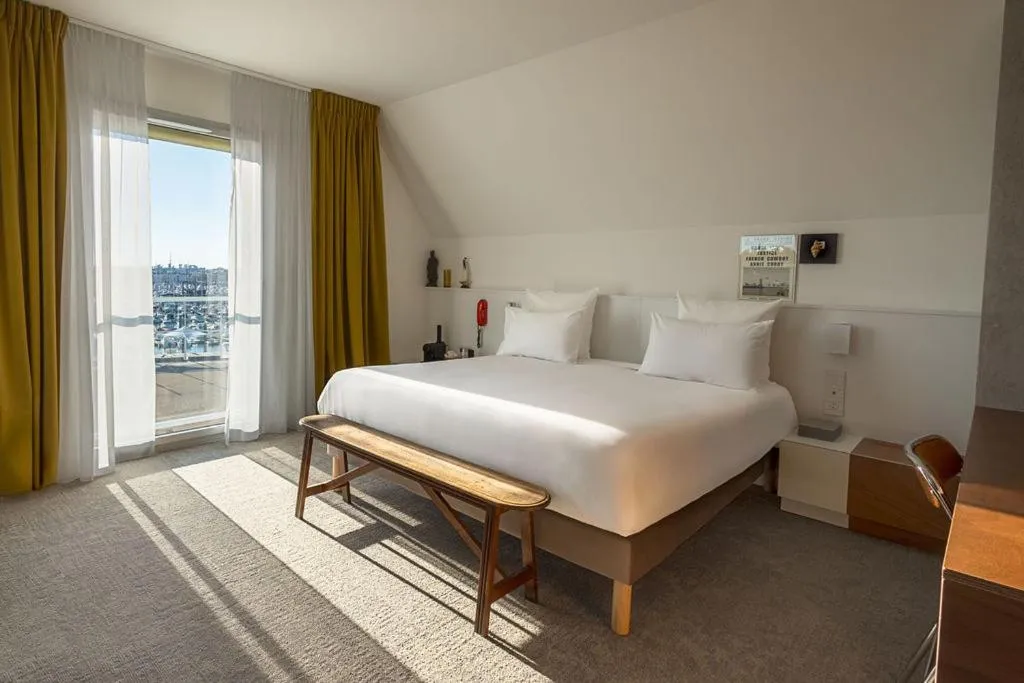 View (from property/room), Bed in Hôtel Vertime