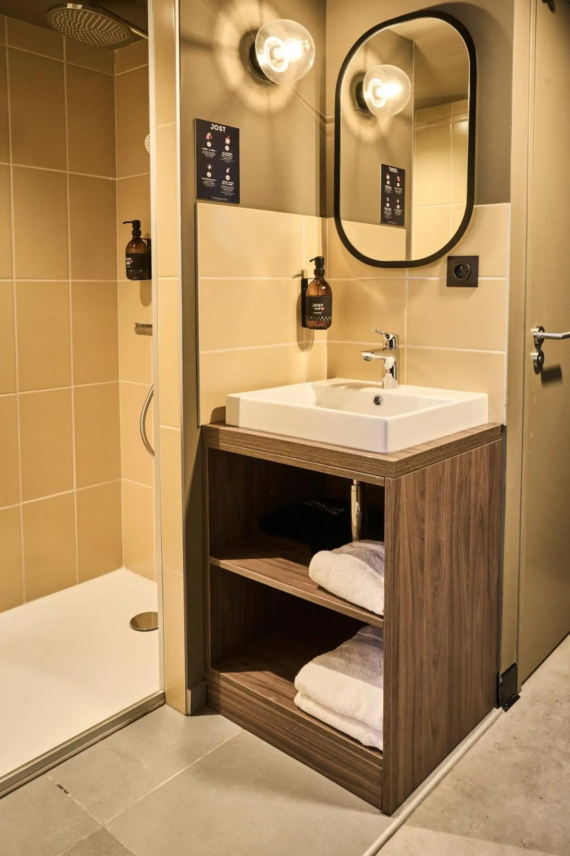 JOST MEZZANINE - Double Room with Mezzanine in JOST Hôtel Lille Centre JOST MEZZANINE - Double Room with Mezzanine in JOST Hôtel Lille Centre