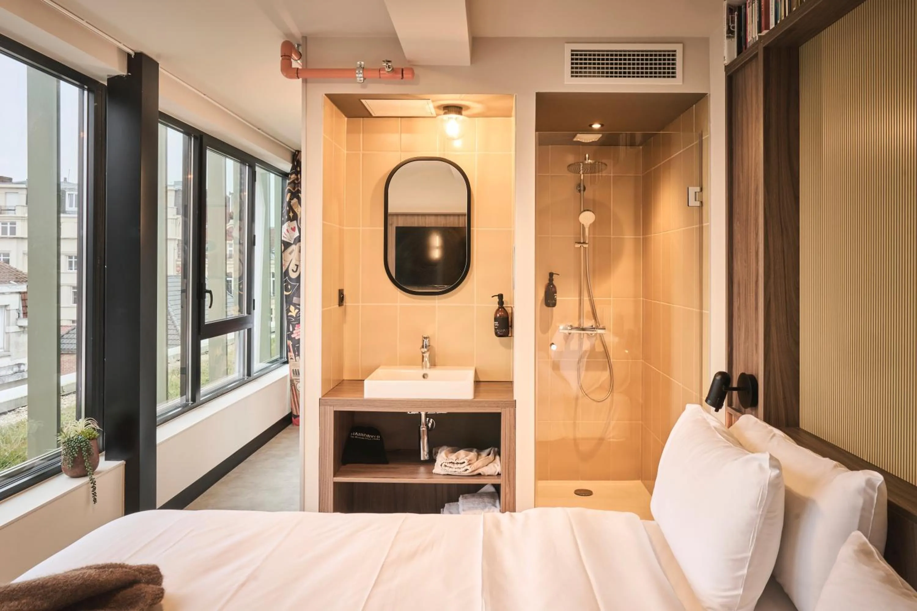 Bed in JOST Hôtel Lille Centre