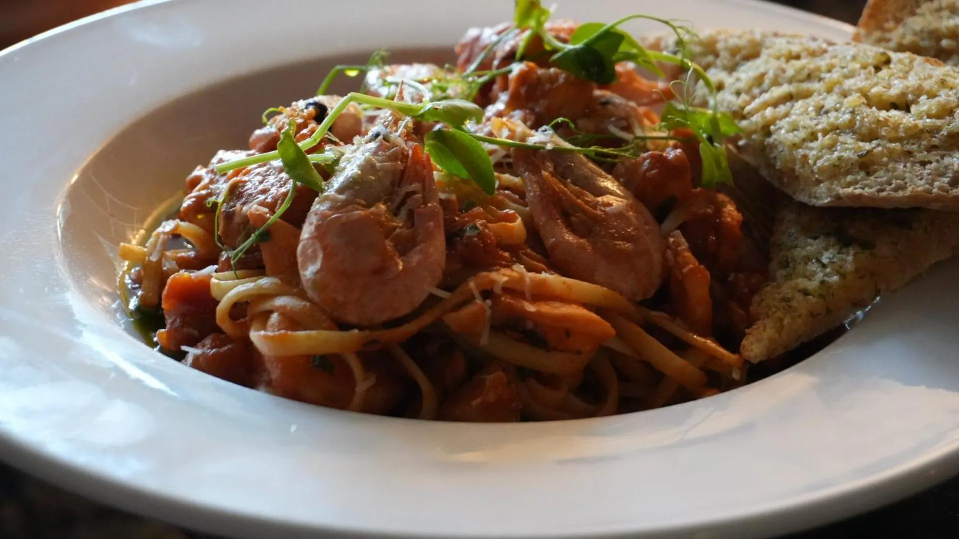 Food and drinks in Wheatsheaf Hotel