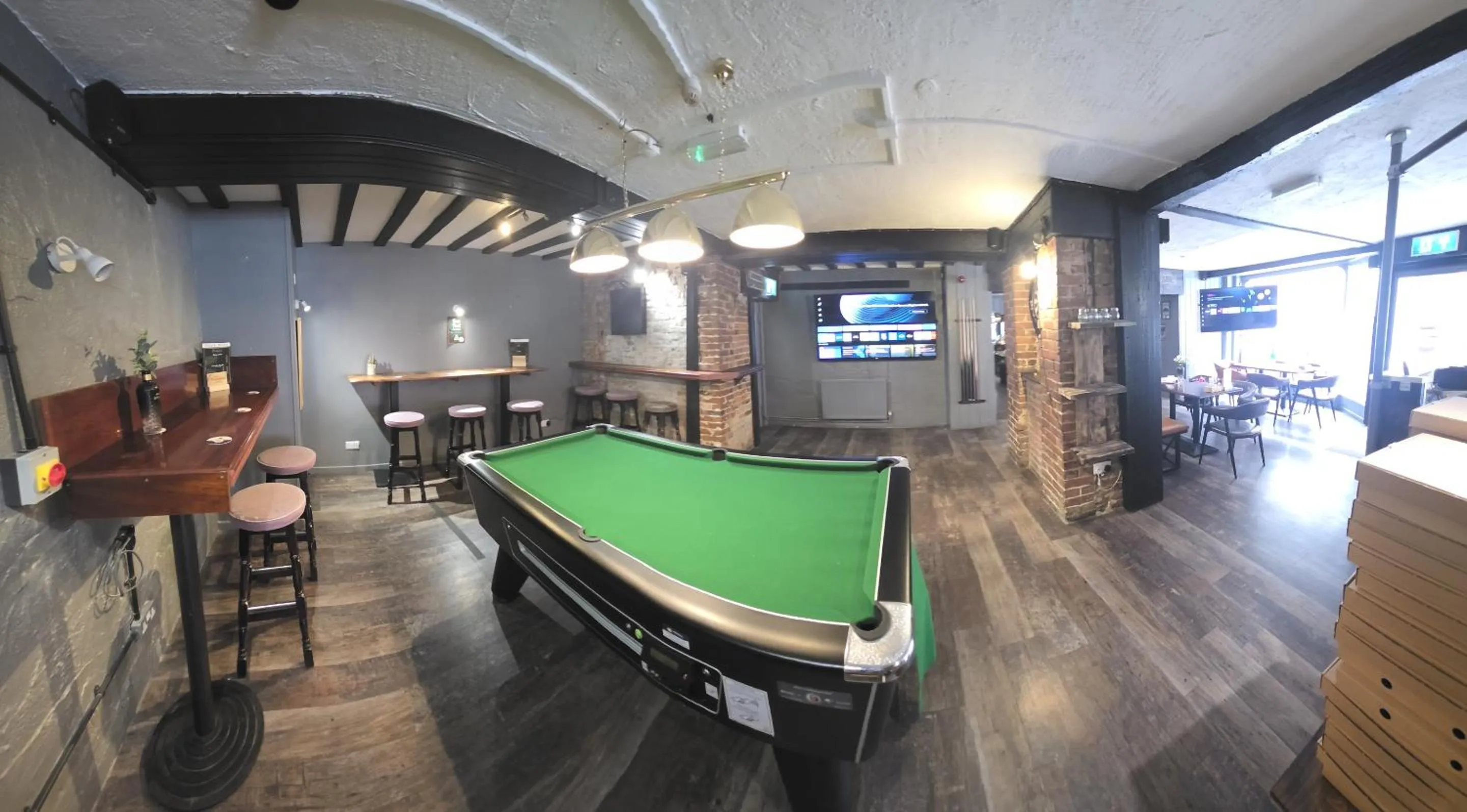 Living room in Wheatsheaf Hotel