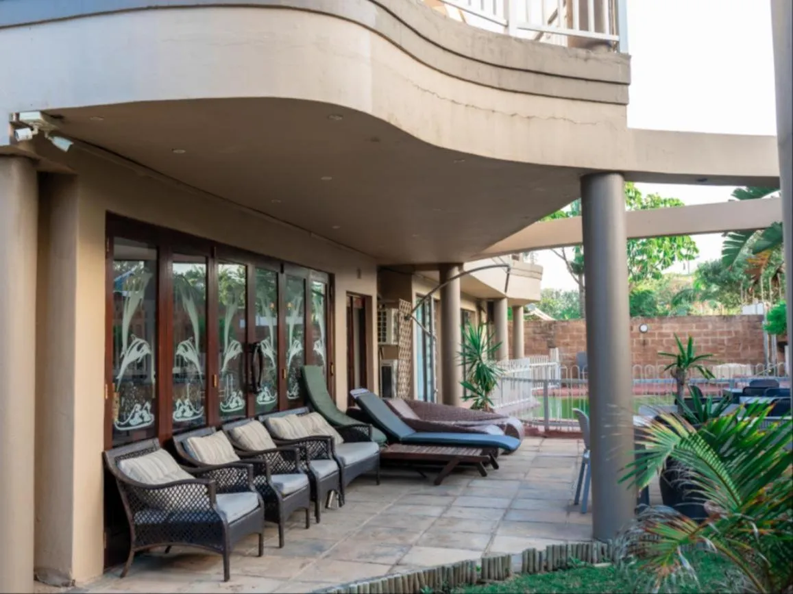 Pool view in Dolphin Coast B&B / Self catering