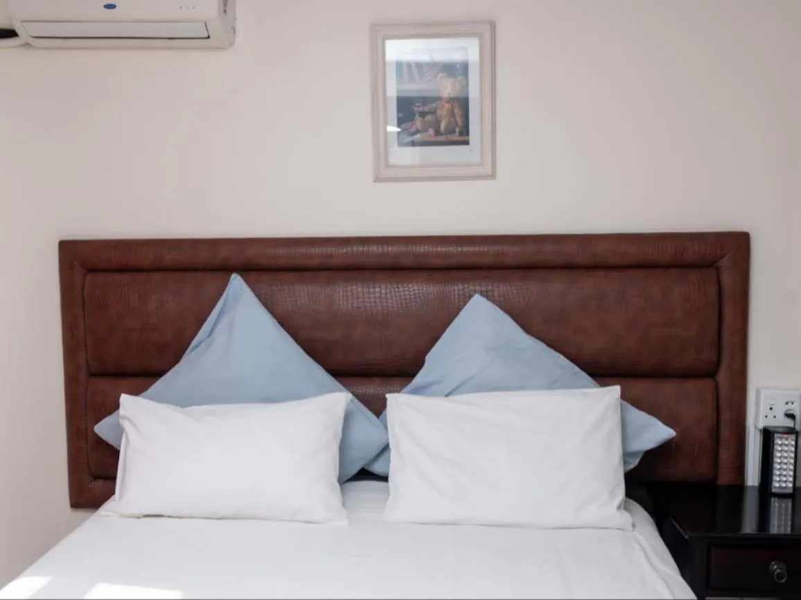 Bed in Dolphin Coast B&B / Self catering