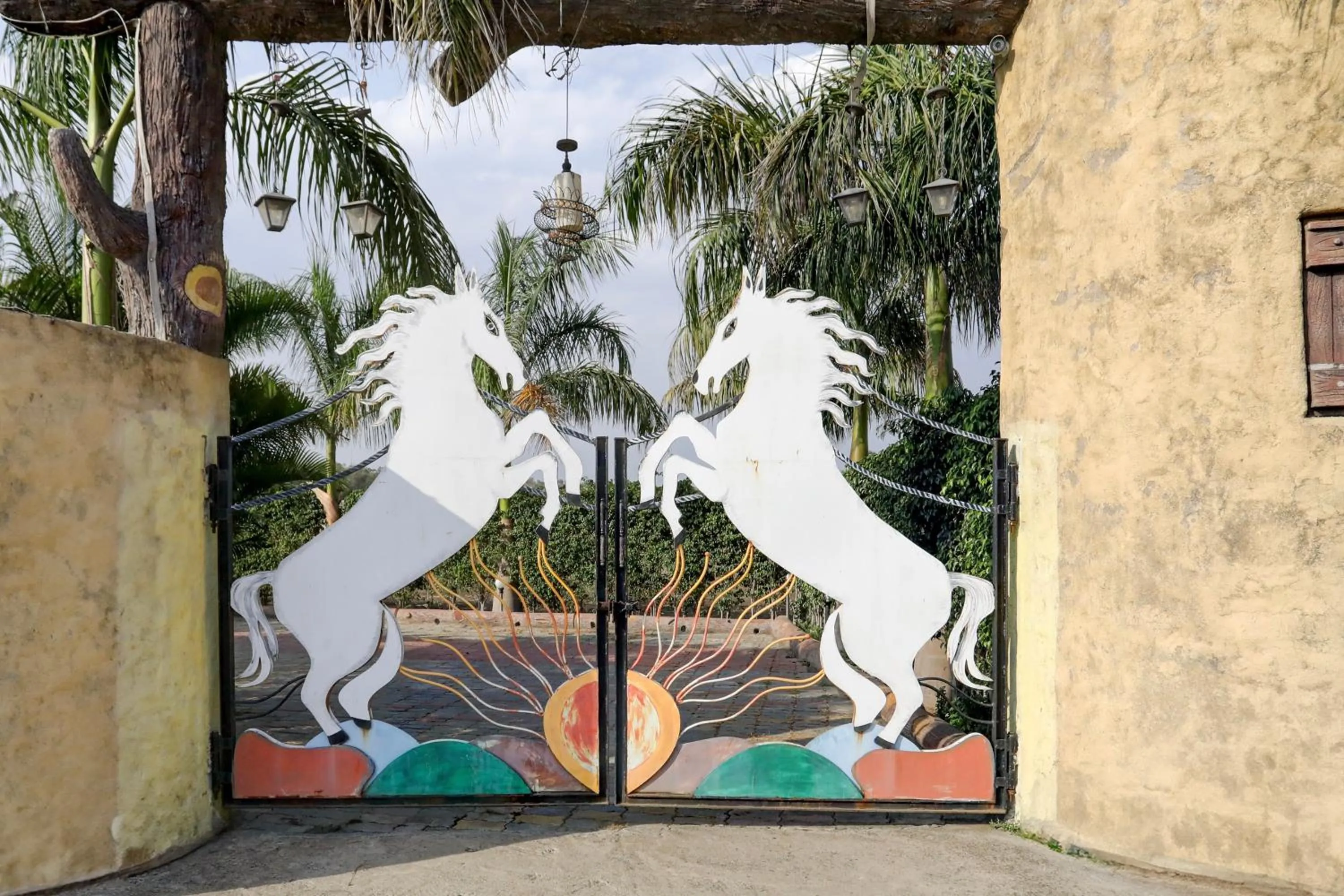 Facade/entrance in Hotel O Kings Farm