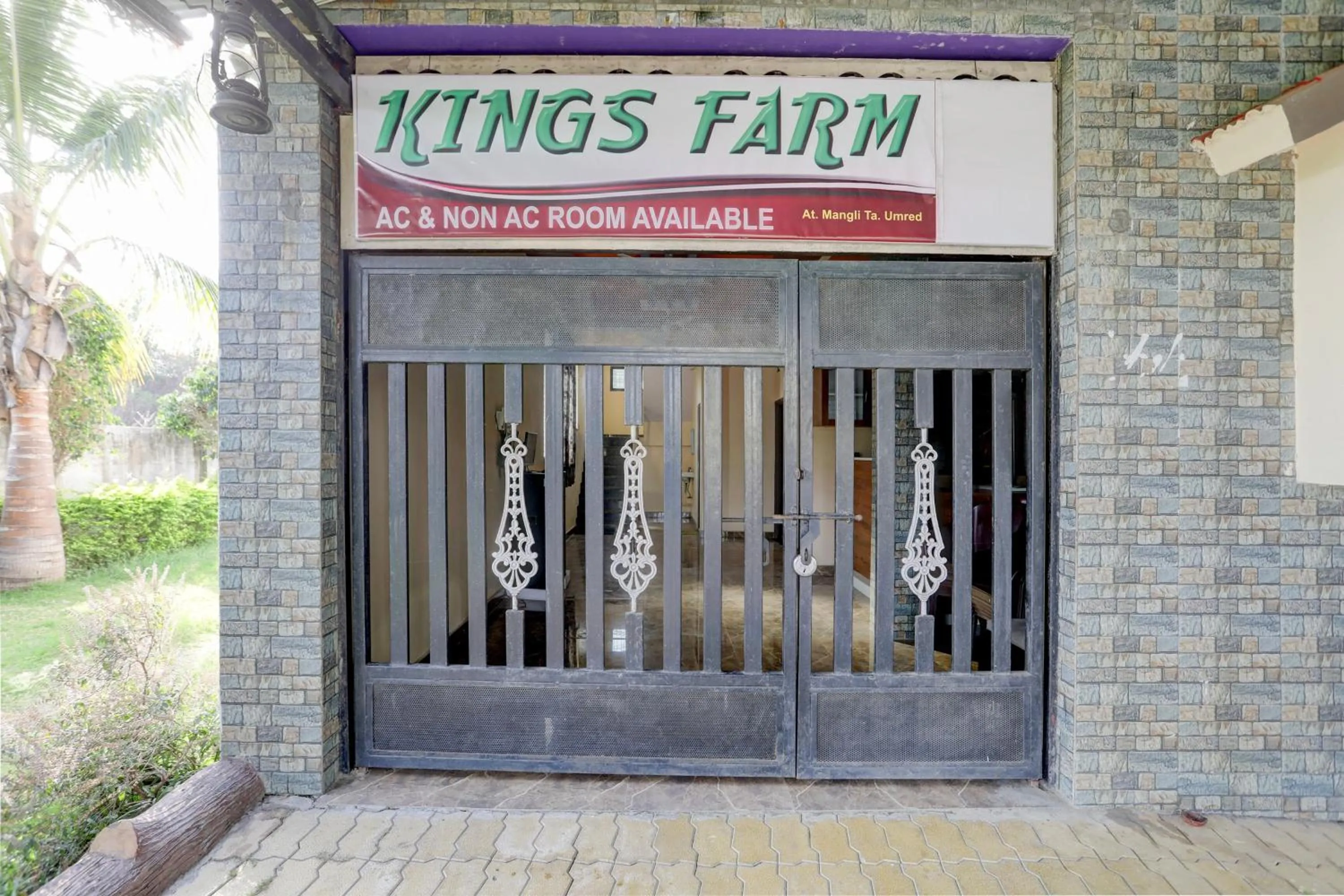 Facade/entrance in Hotel O Kings Farm