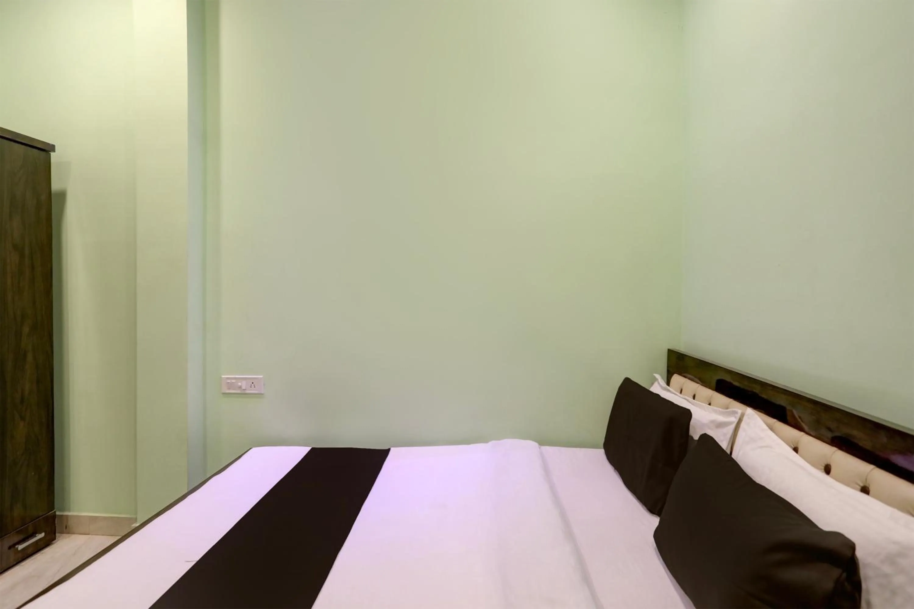 Bedroom, Bed in Hotel O Kings Farm