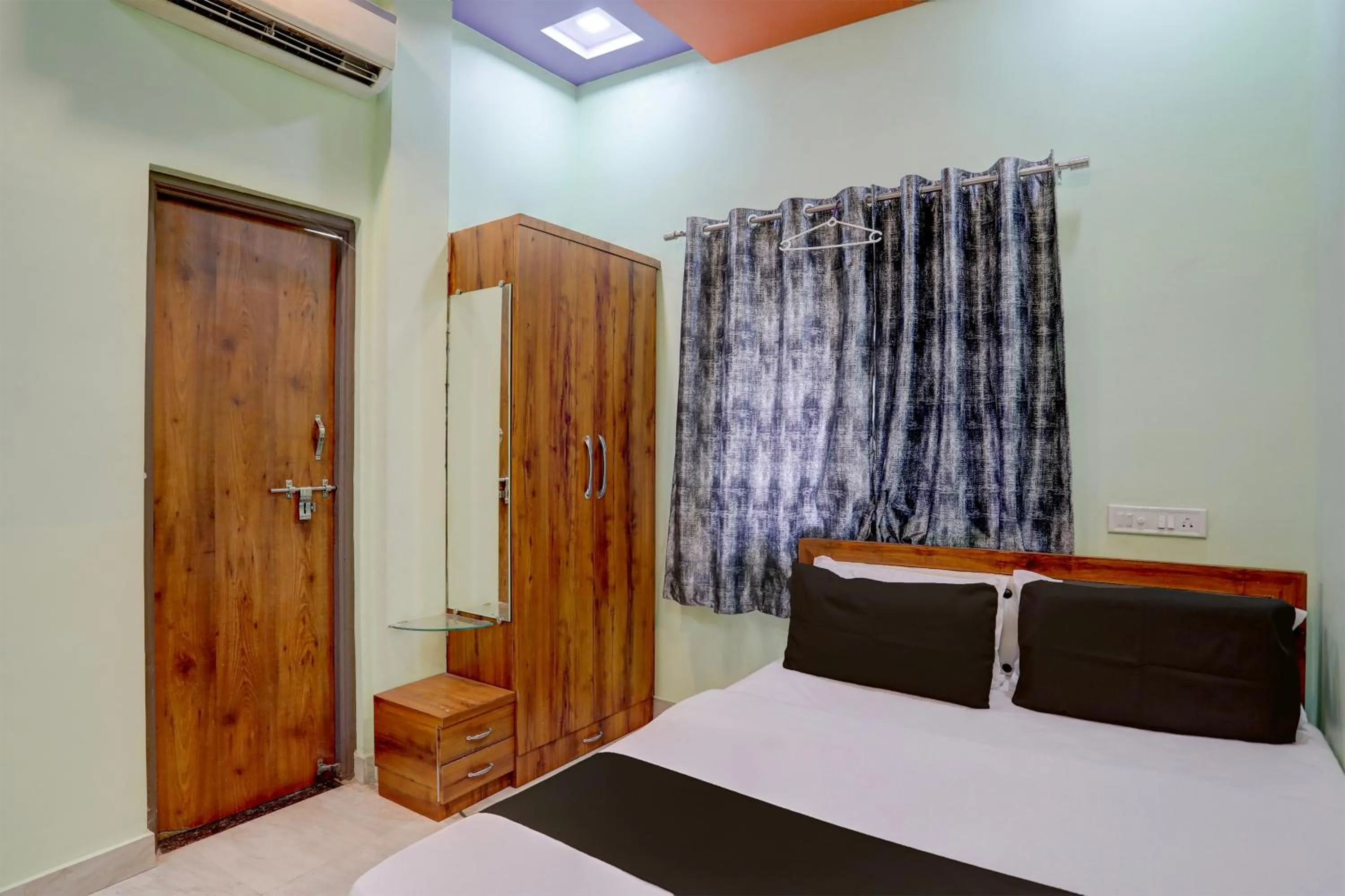 Bedroom in Hotel O Kings Farm