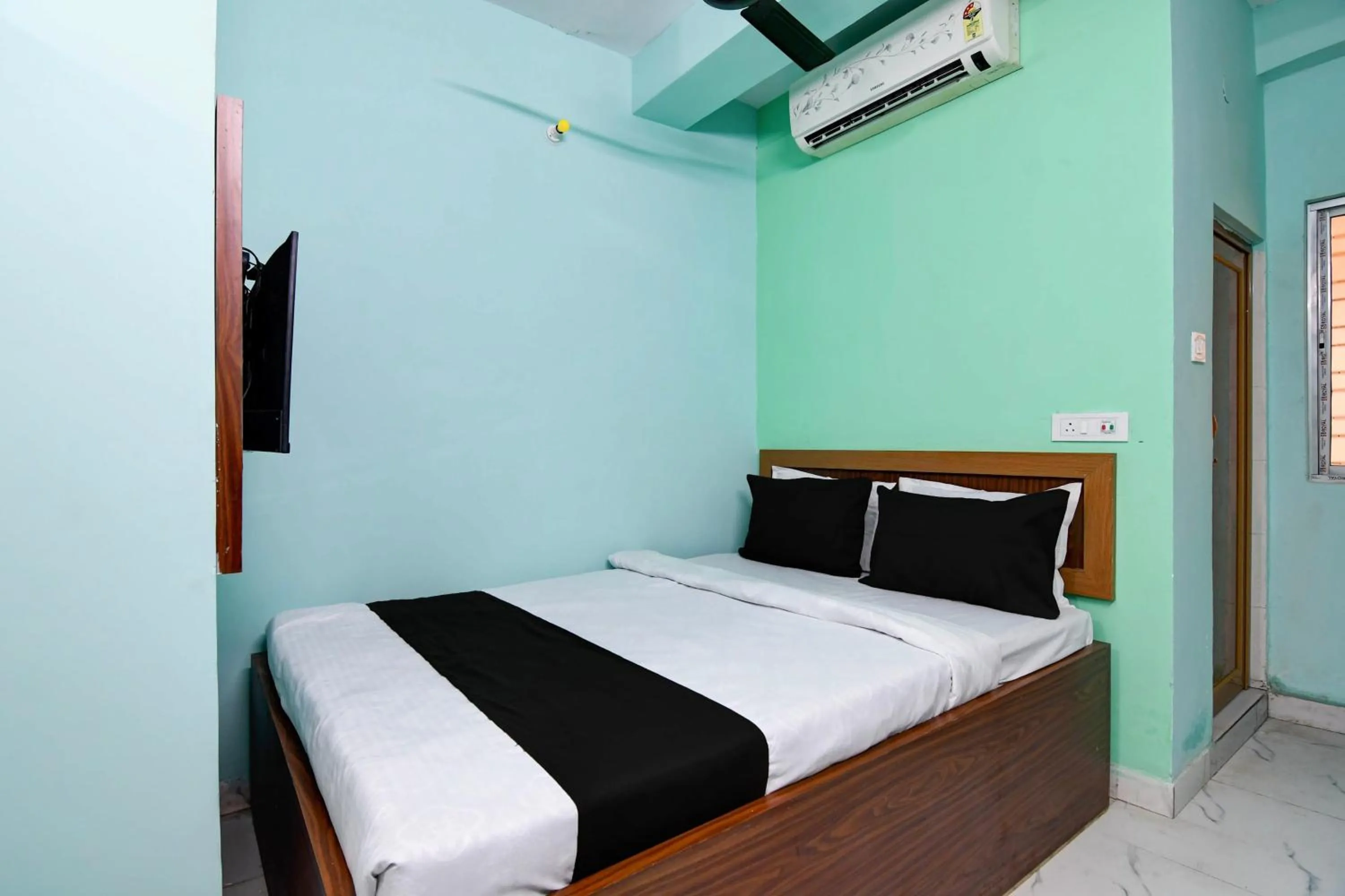 Bedroom, Bed in Hotel O Relax Inn