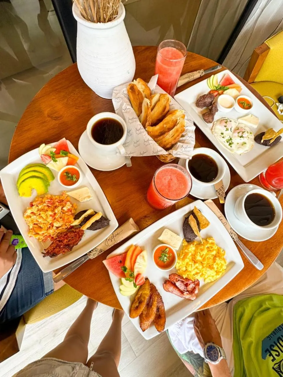 Restaurant/places to eat in Hotel Tepeu