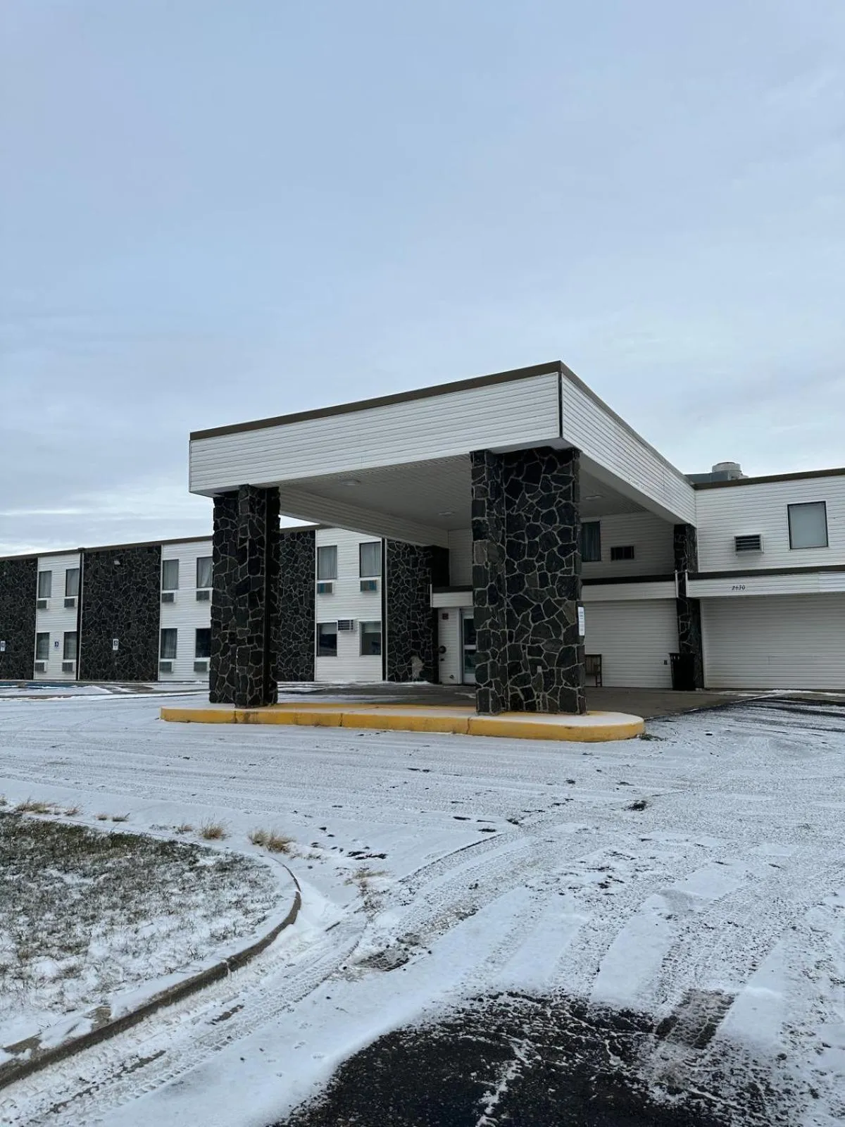 Property building in Days Inn by Wyndham Mandan Bismarck Area