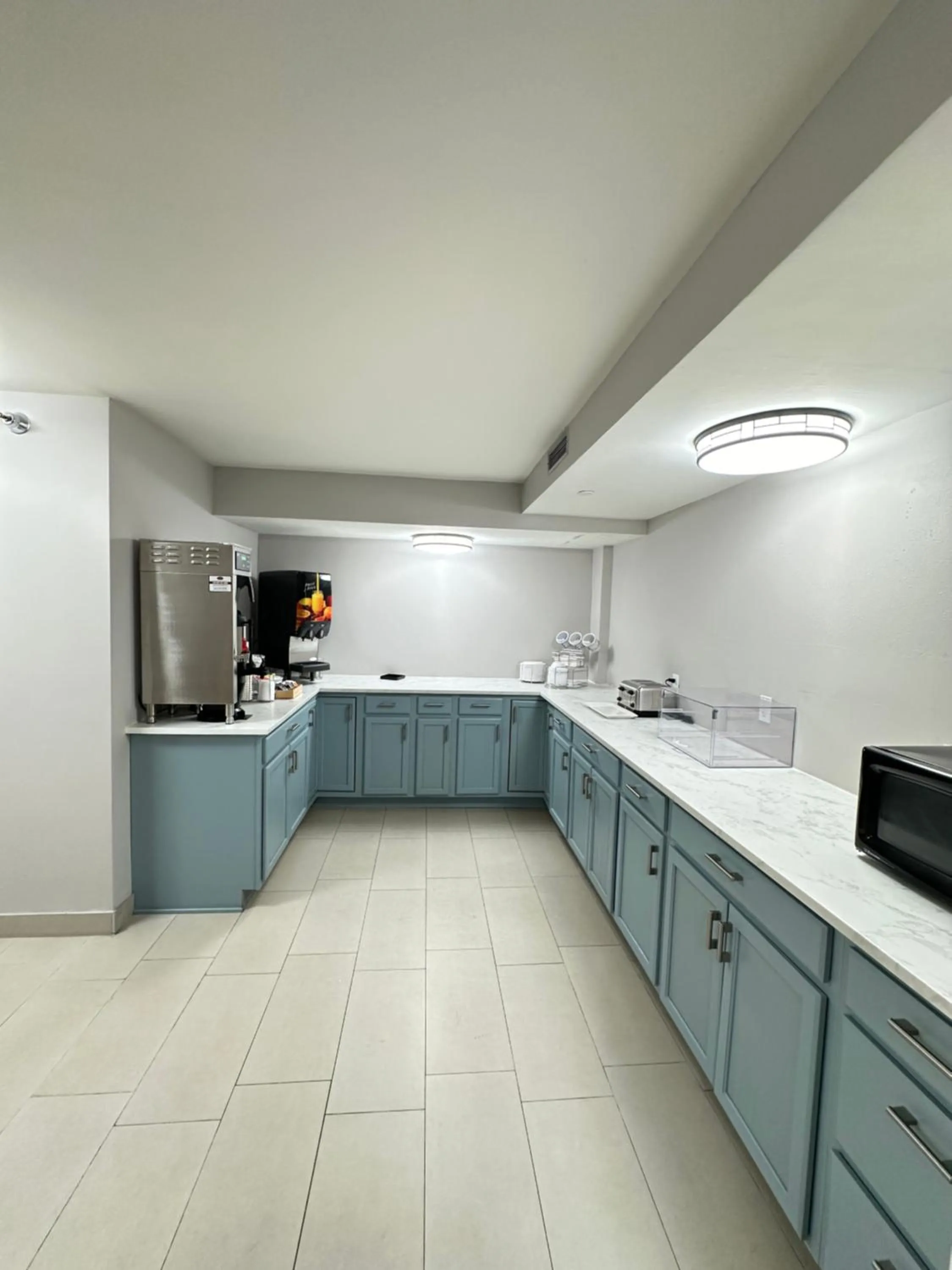 Coffee/tea facilities in Days Inn by Wyndham Mandan Bismarck Area