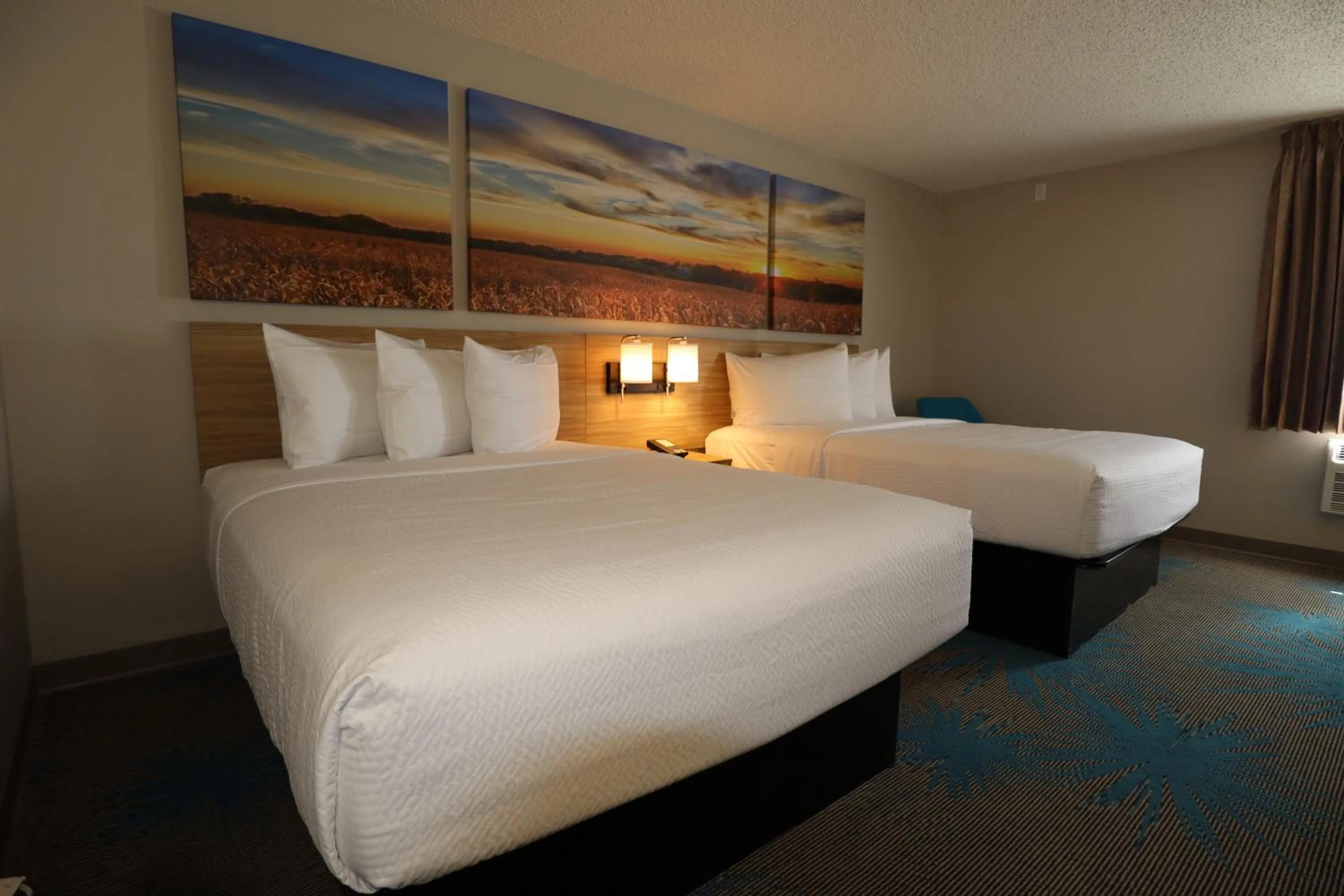 Guests, Bed in Days Inn by Wyndham Mandan Bismarck Area