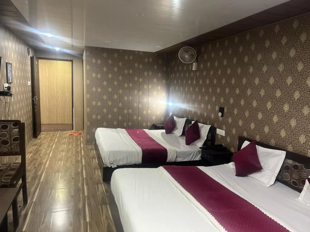 Living room, Bed in Hotel The Amar Grand