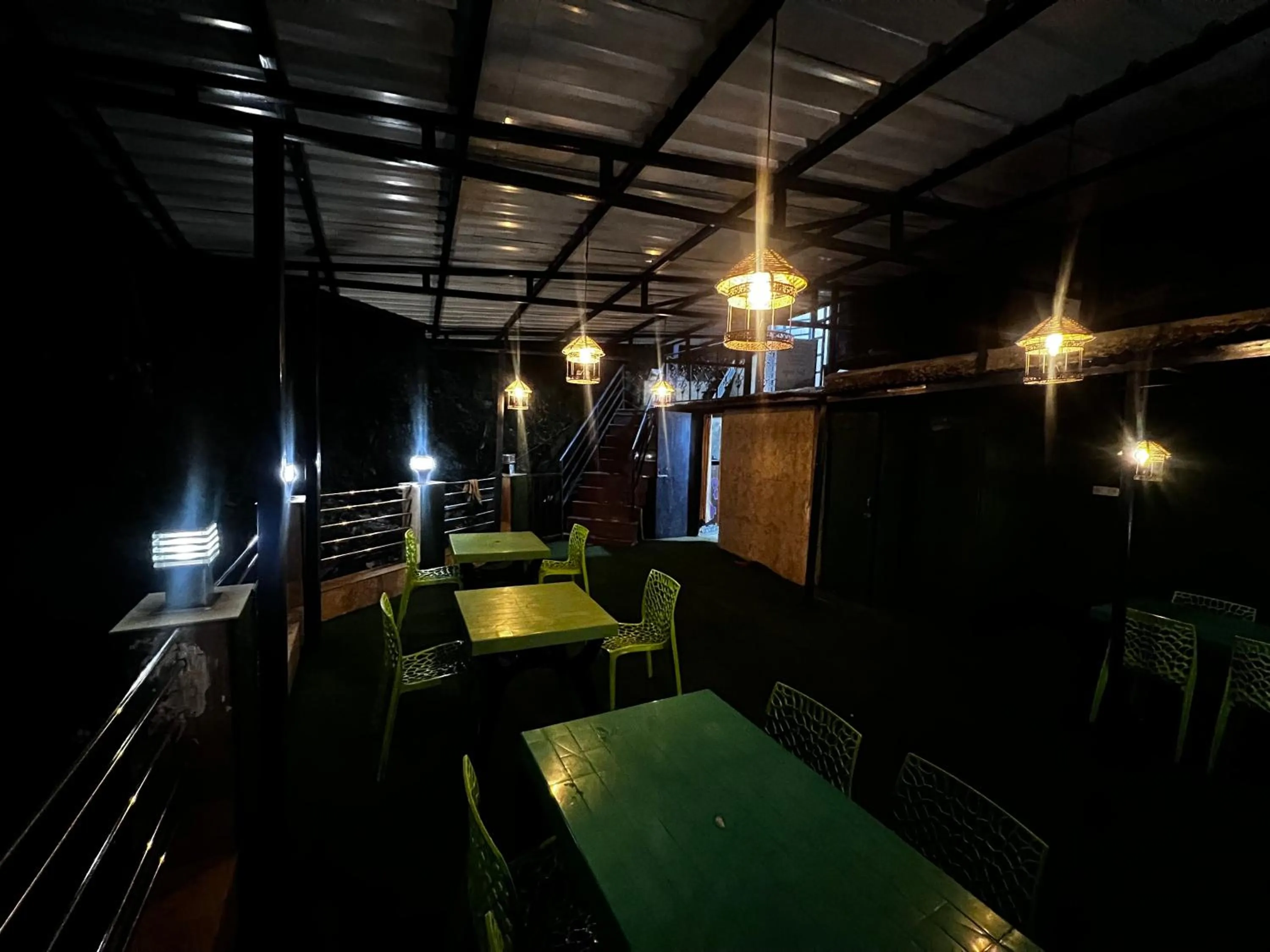 Restaurant/places to eat in Hotel The Amar Grand