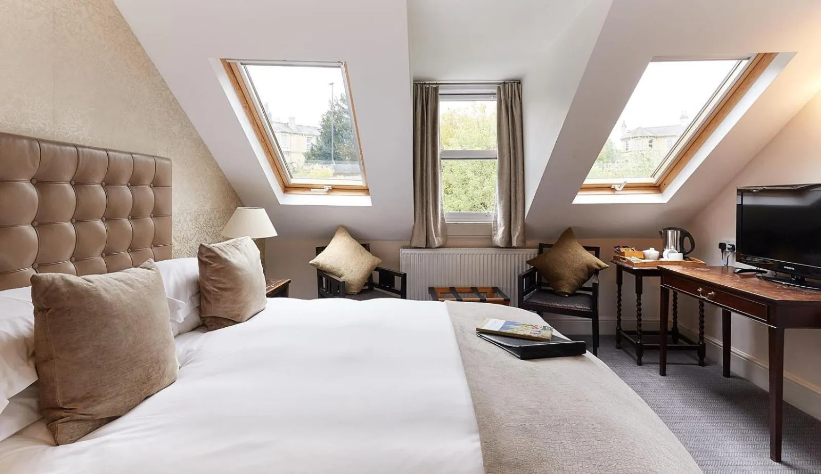 Photo of the whole room, Bed in Dorian House Boutique B&B - Free Parking!