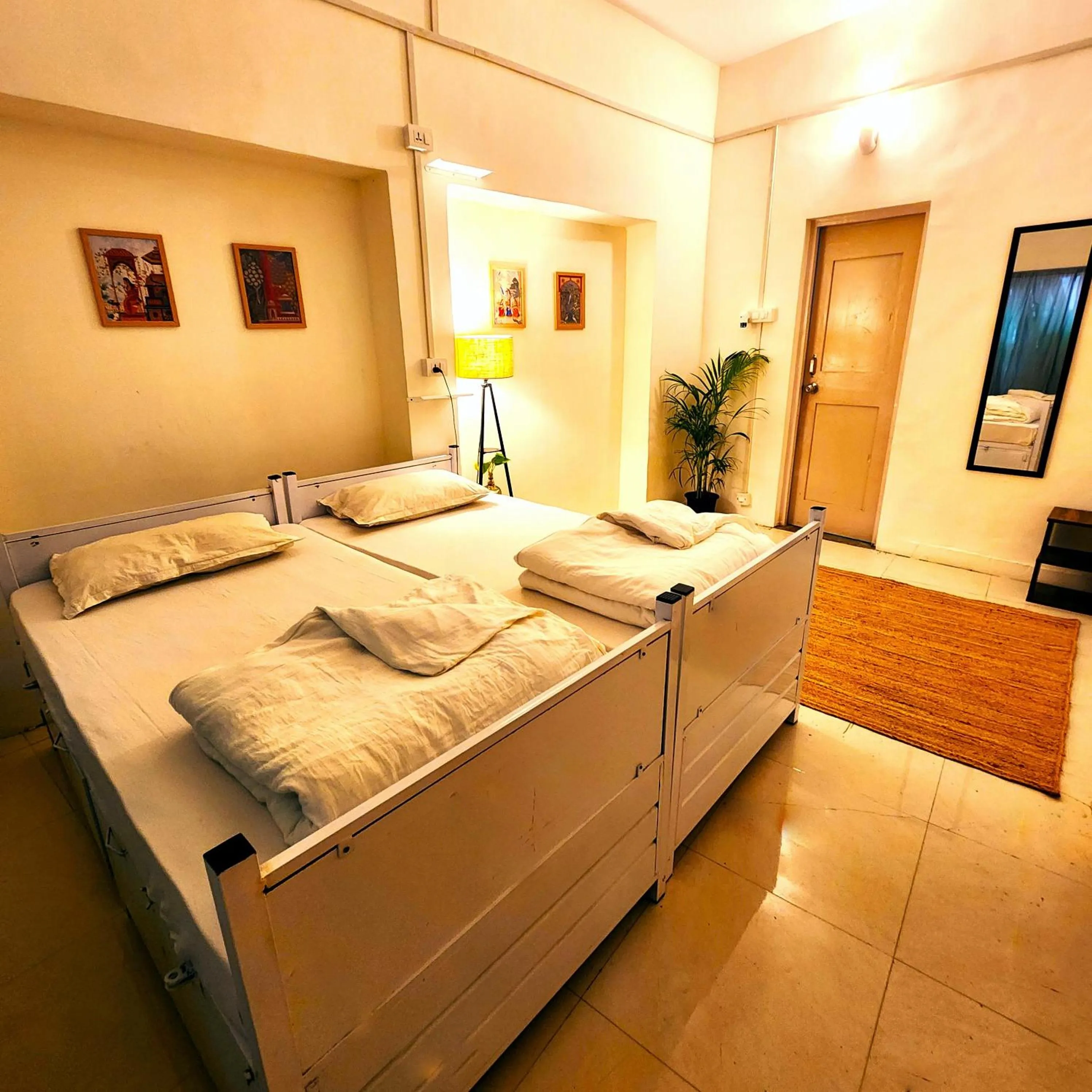 Photo of the whole room, Bed in Hammock Hostels - Bandra