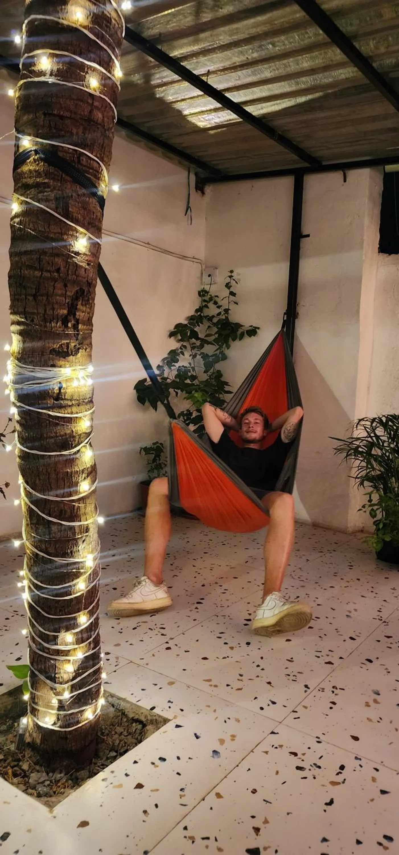 Patio in Hammock Hostels - Bandra