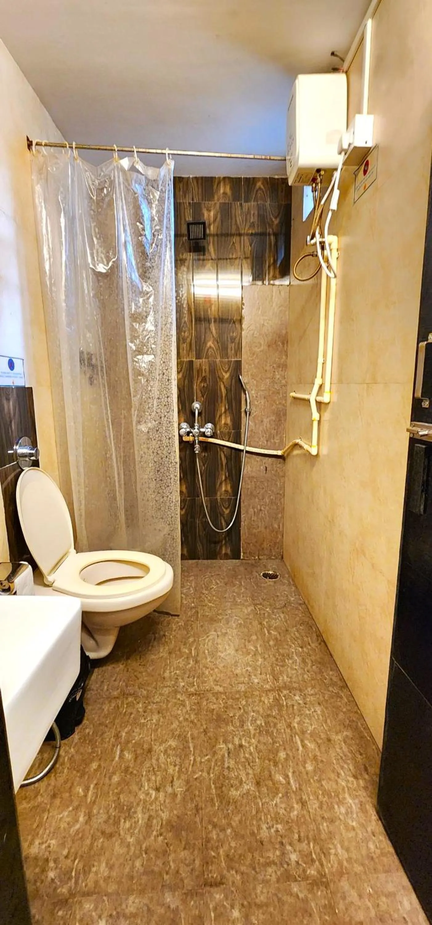 Bathroom in Hammock Hostels - Bandra