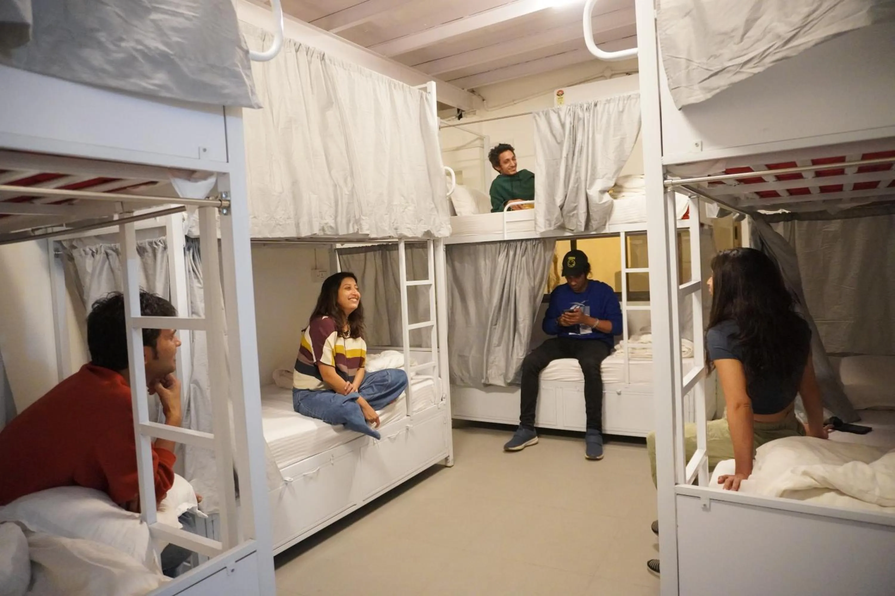 Photo of the whole room, Bed in Hammock Hostels - Bandra