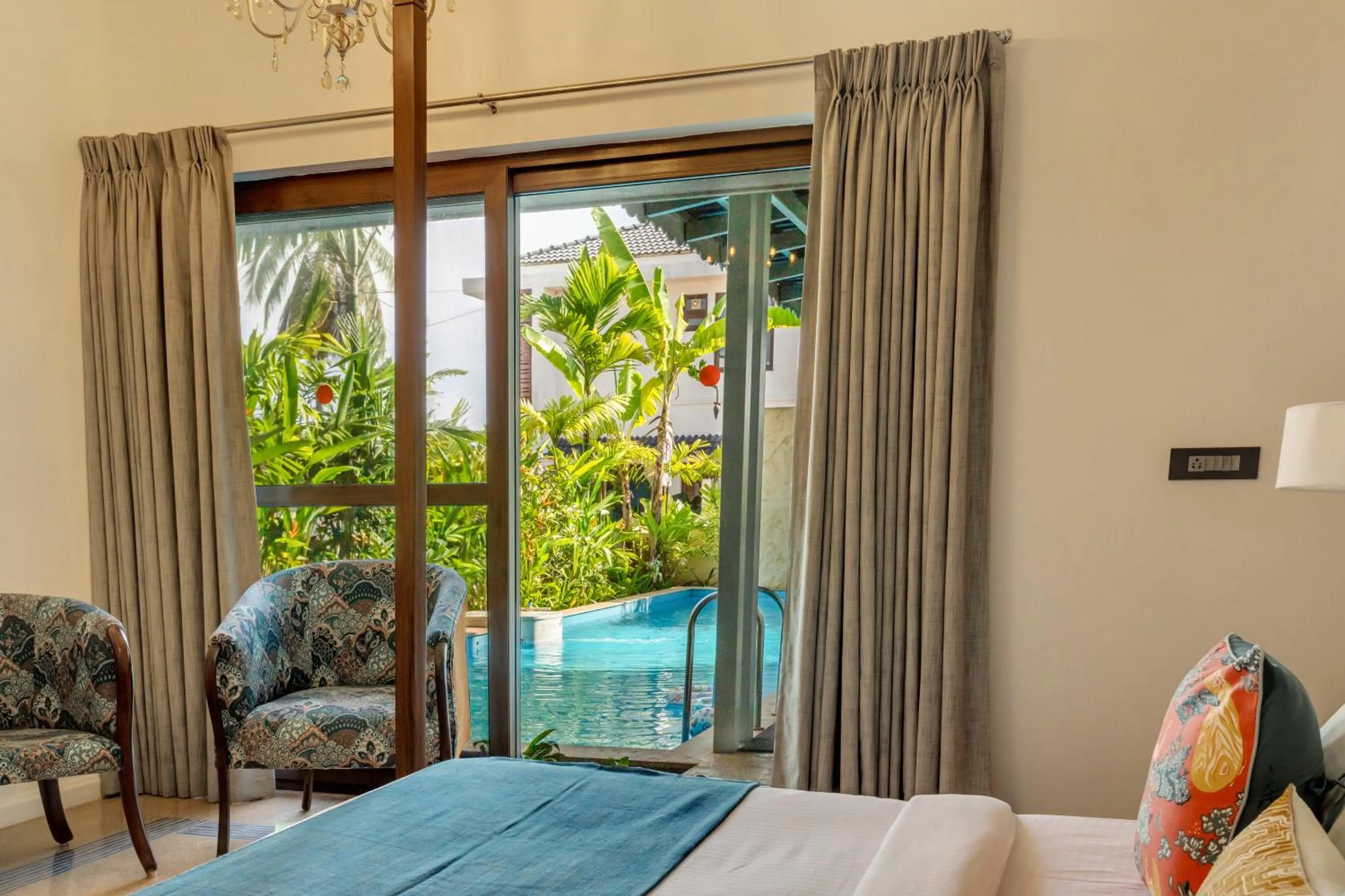 Patio, Bed in HIREAVILLA Villa Inaari - 5BHK with Private Pool in Anjuna