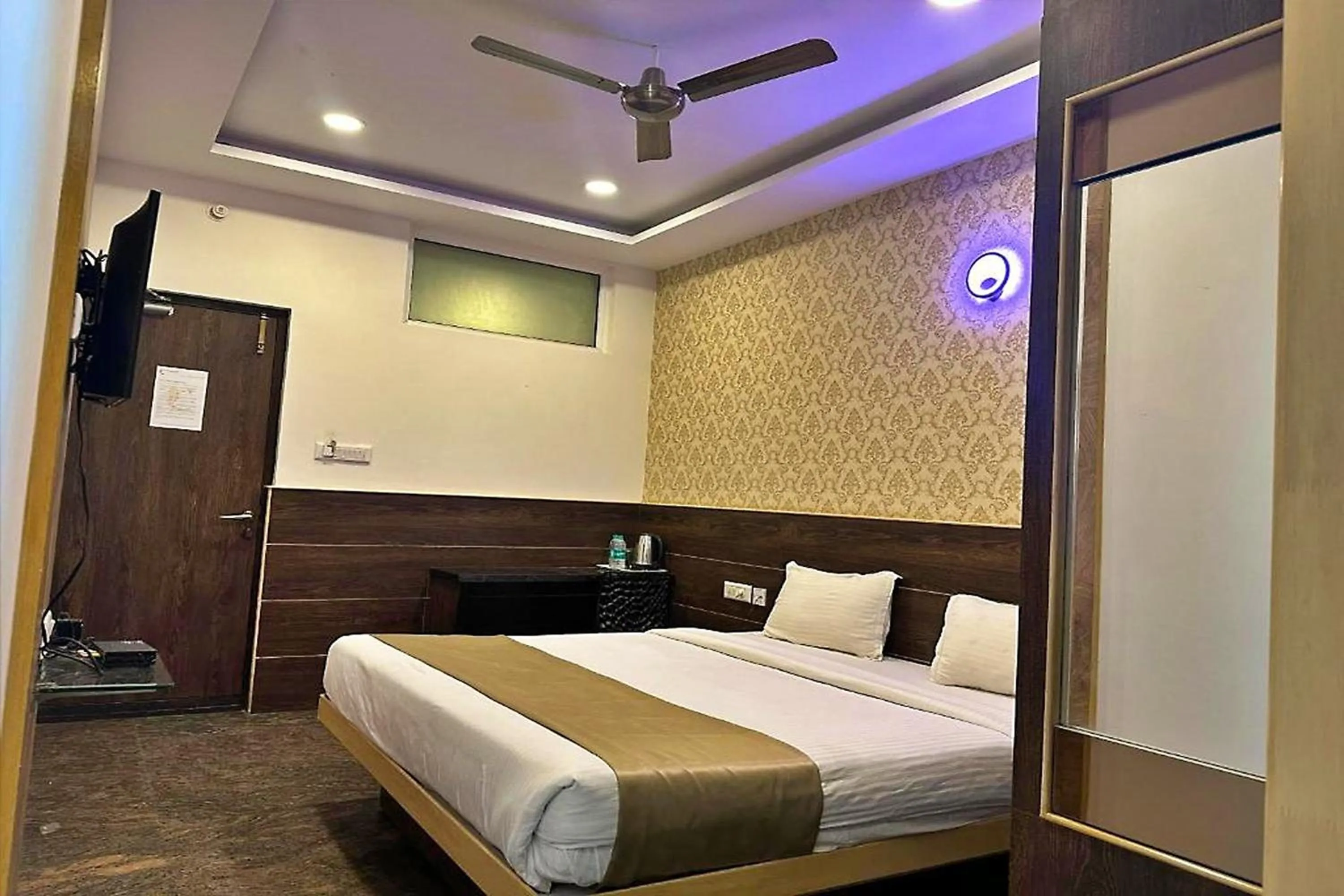 Bed in Hotel Sunlight Inn