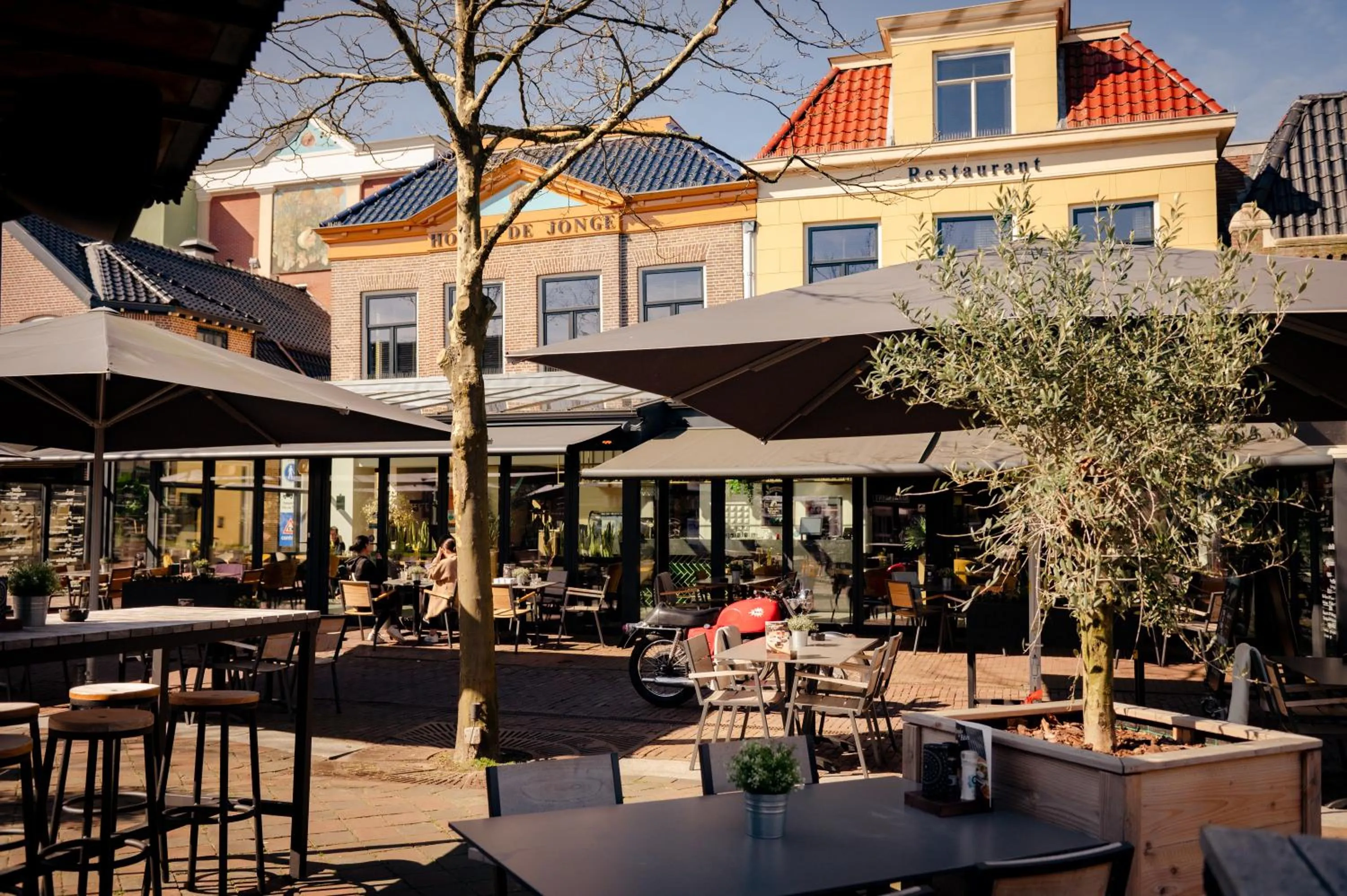 Restaurant/places to eat in City Hotel de Jonge